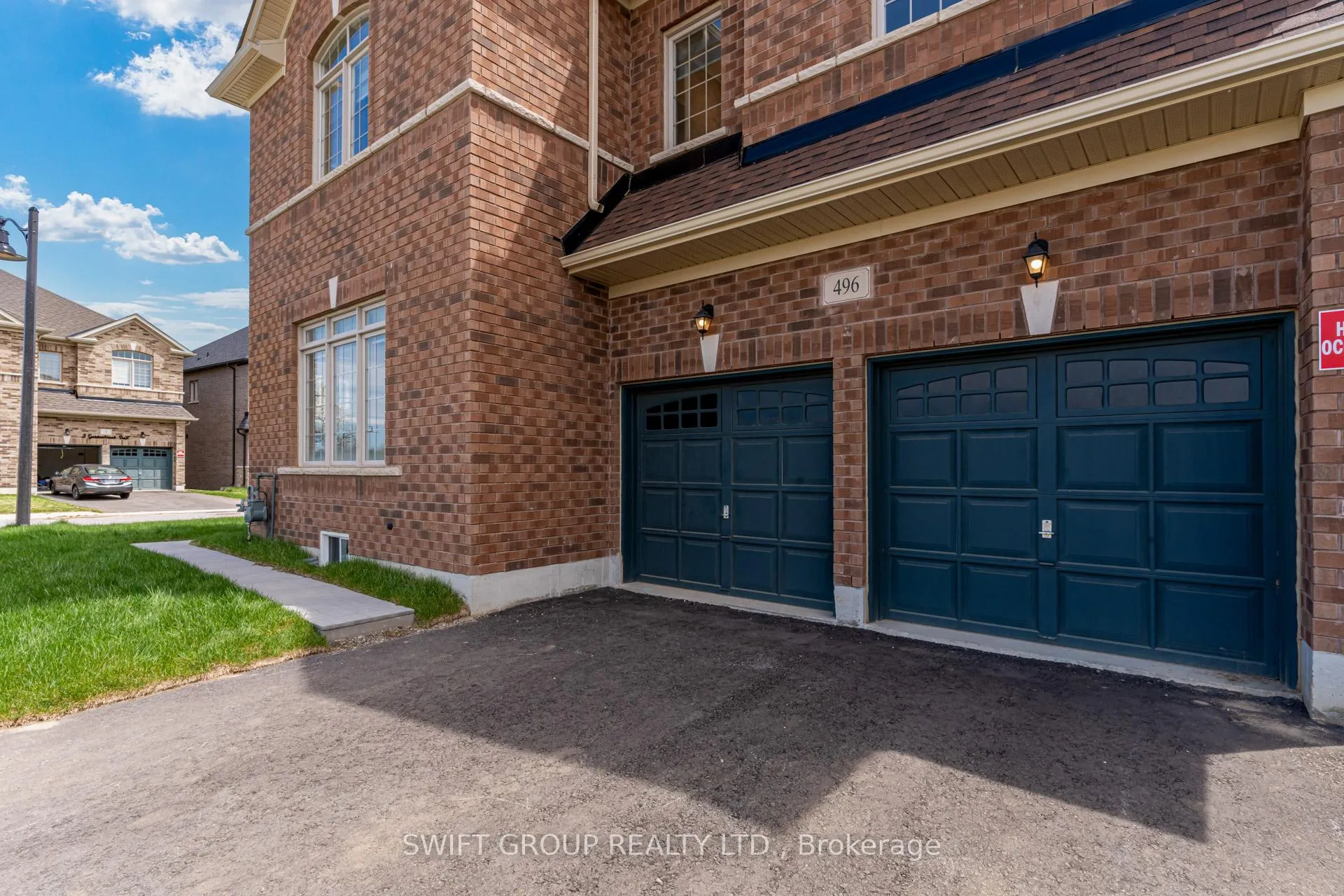 Photo 3 of 496 Skinner Road, Hamilton, Waterdown — HOMEH
