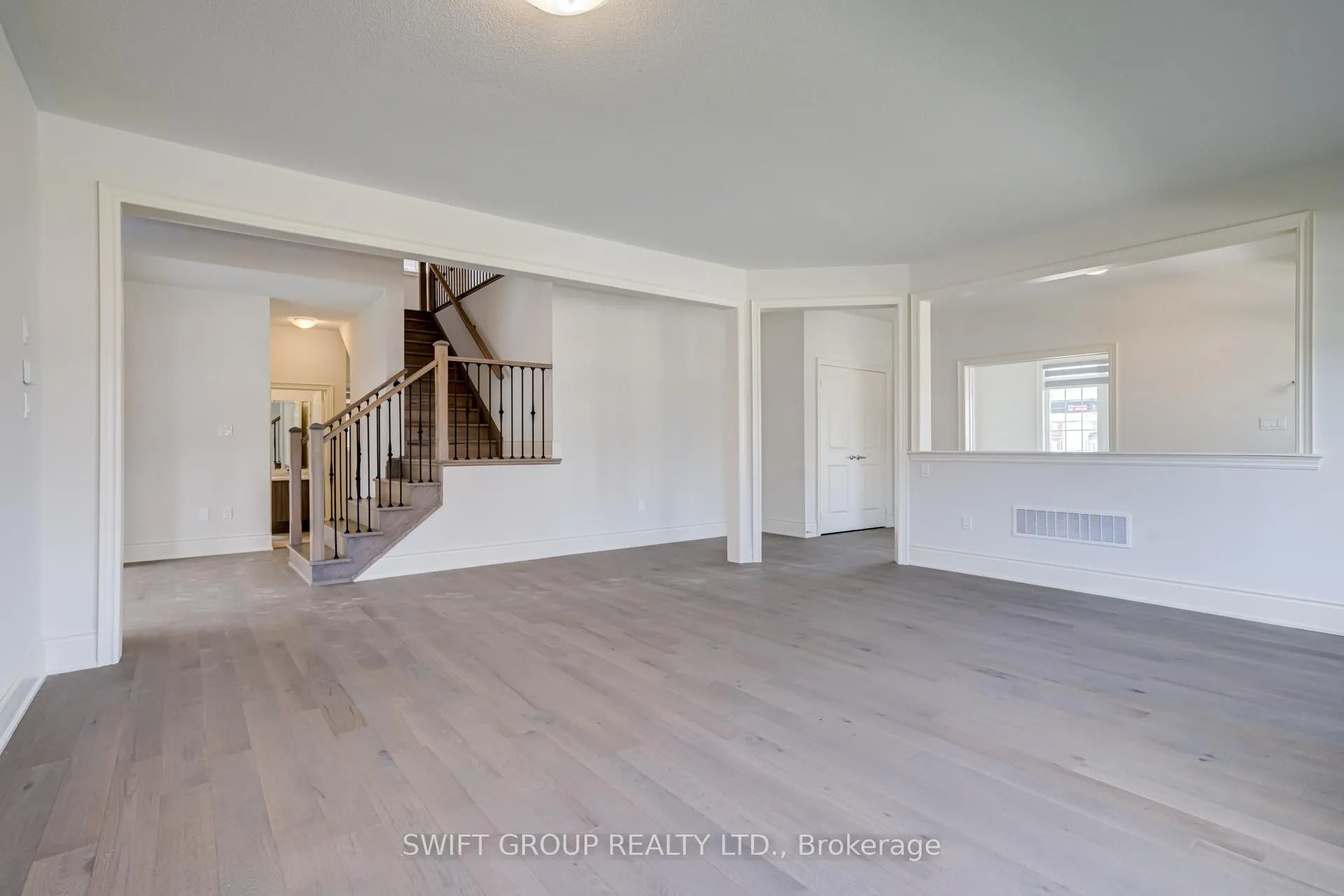 Photo 10 of 496 Skinner Road, Hamilton, Waterdown — HOMEH