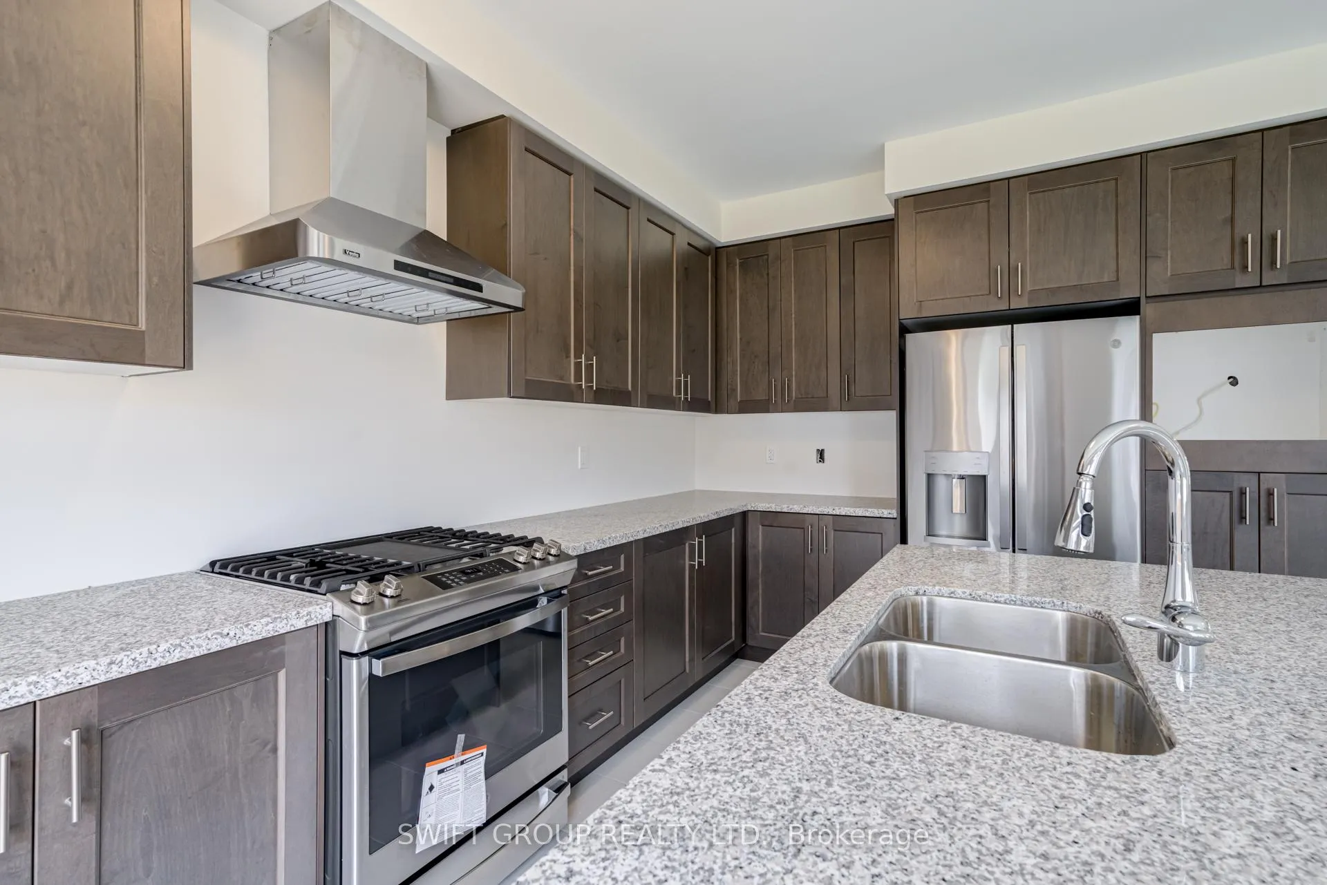 Photo 15 of 496 Skinner Road, Hamilton, Waterdown — HOMEH