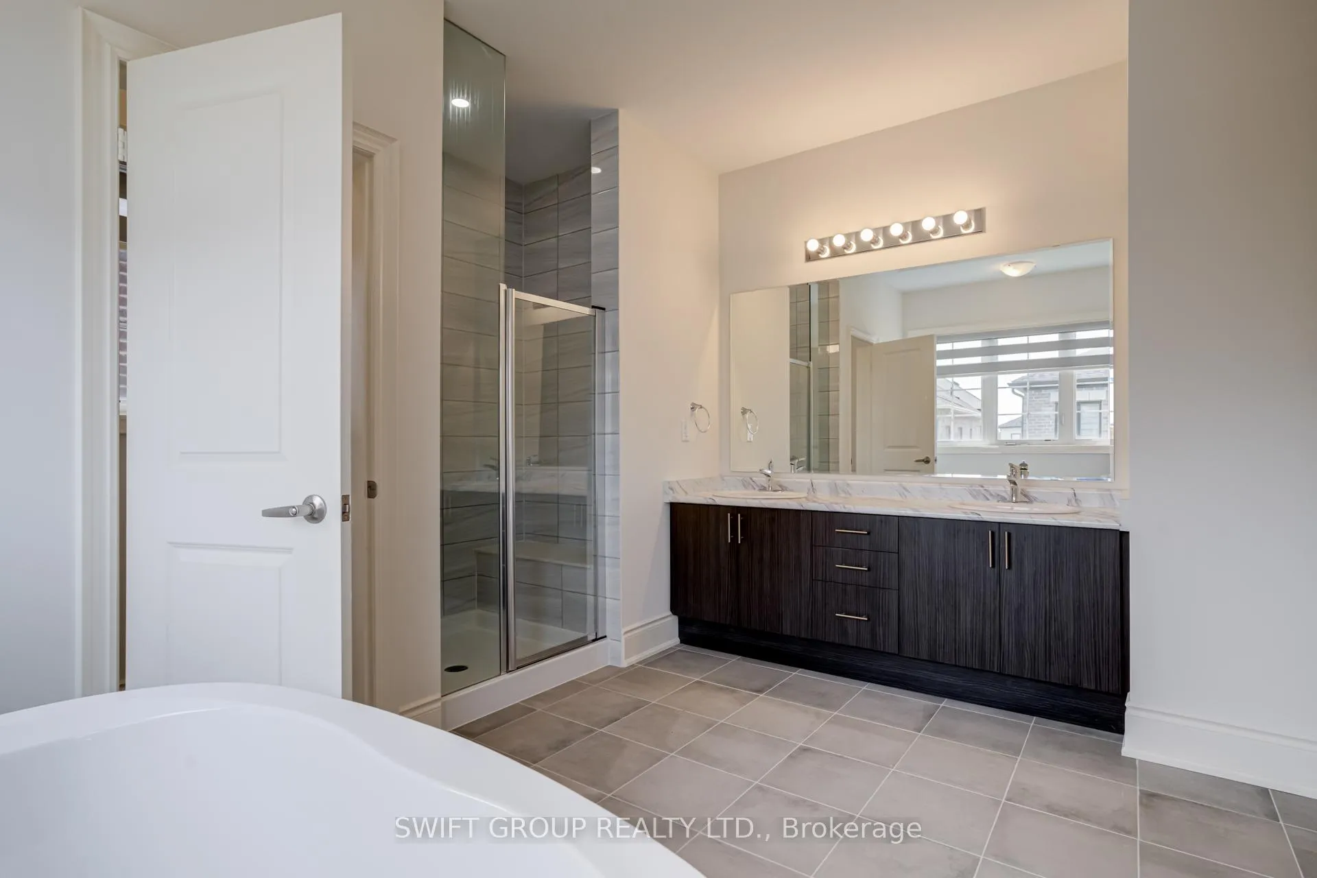 Photo 27 of 496 Skinner Road, Hamilton, Waterdown — HOMEH