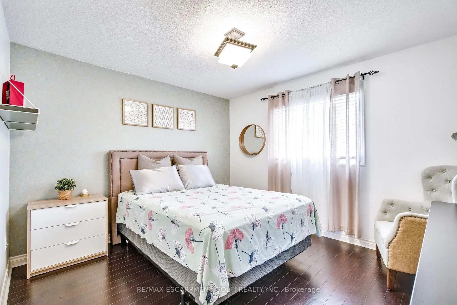 Photo 17 of 59 Commerford Street, Thorold, Confederation Heights — HOMEH