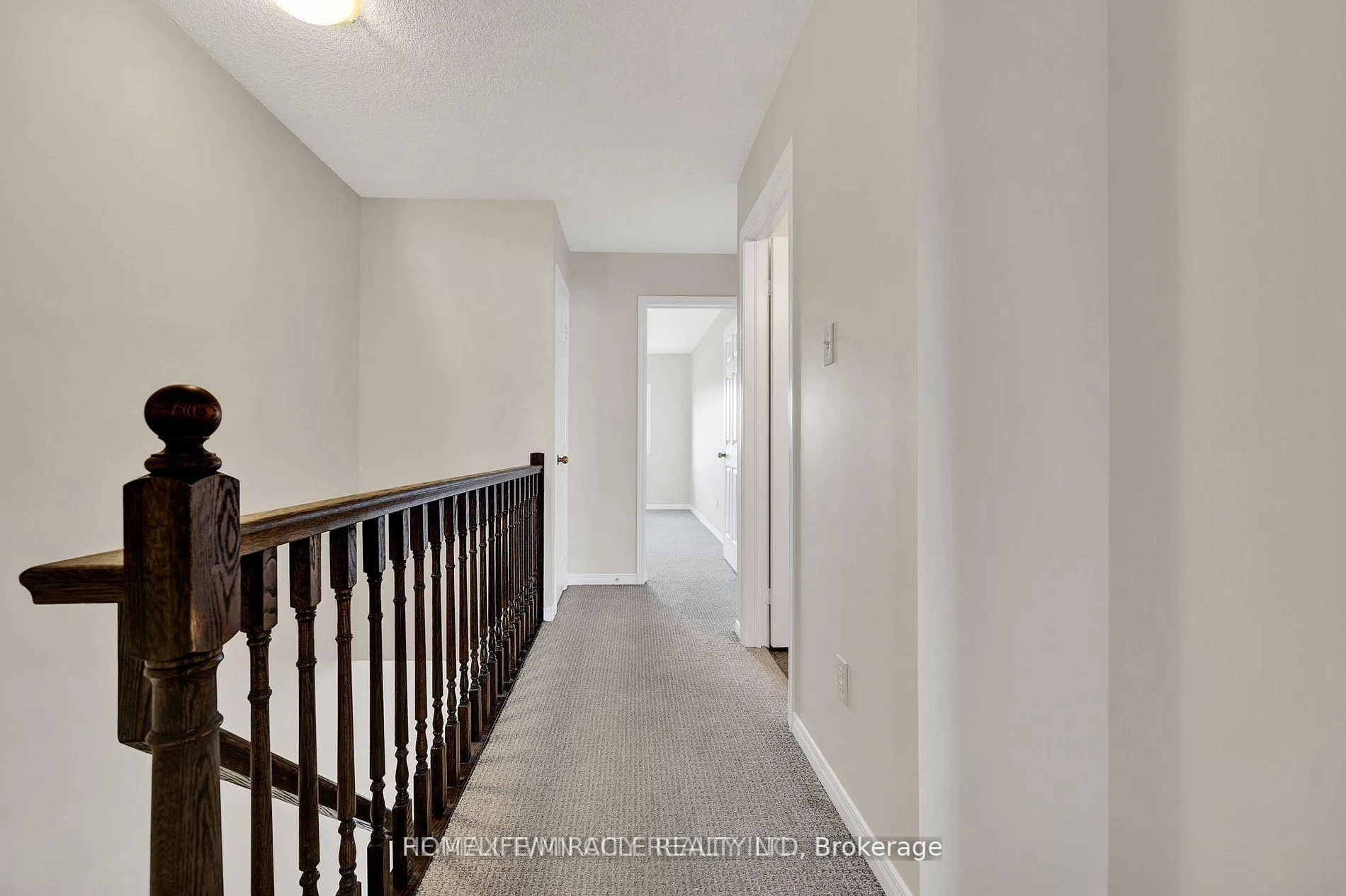 Photo 7 of 252 Countrystone Crescent, Kitchener, Highland West — HOMEH