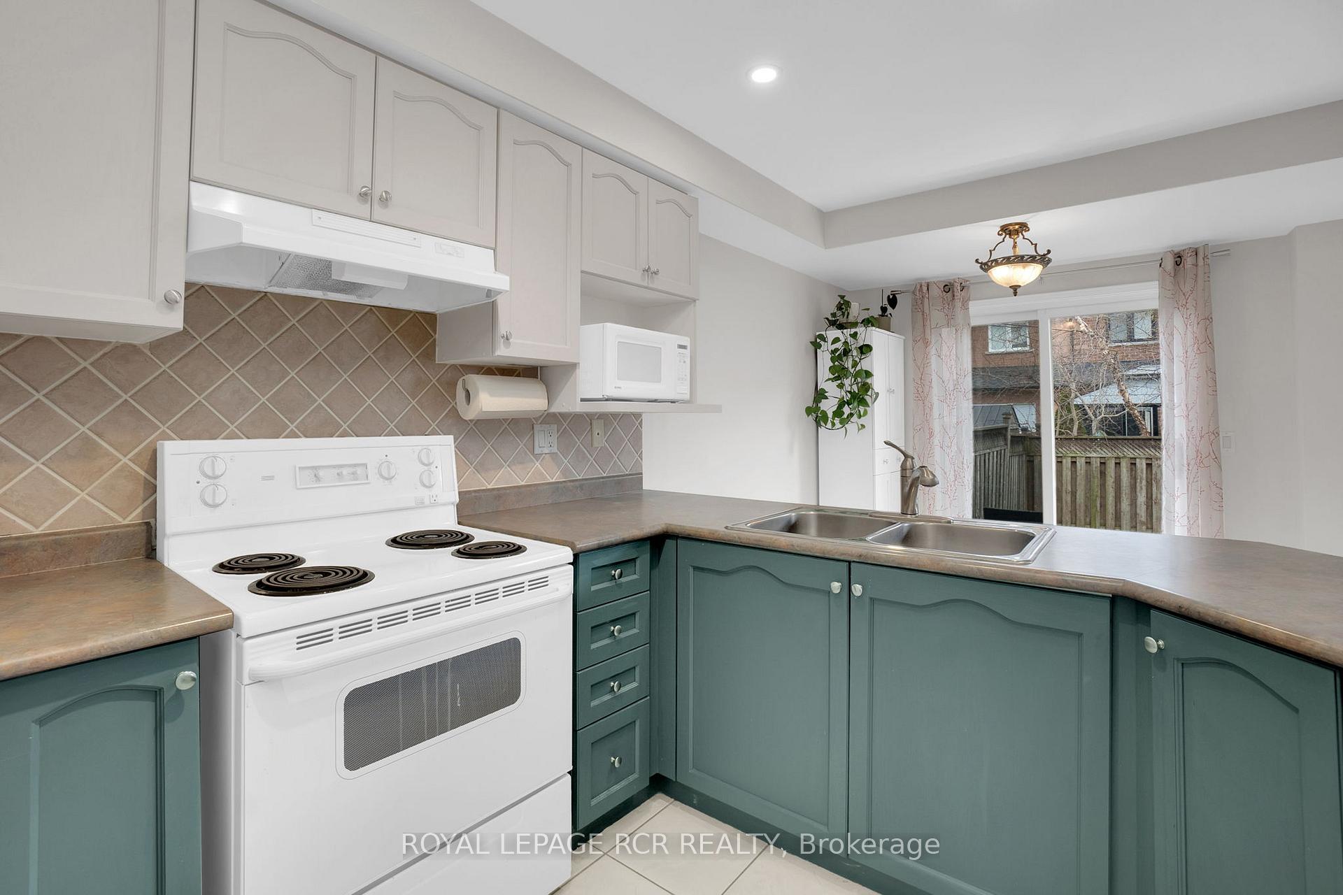 Photo 13 of 13 Queensland Crescent, Caledon, Bolton East — HOMEH