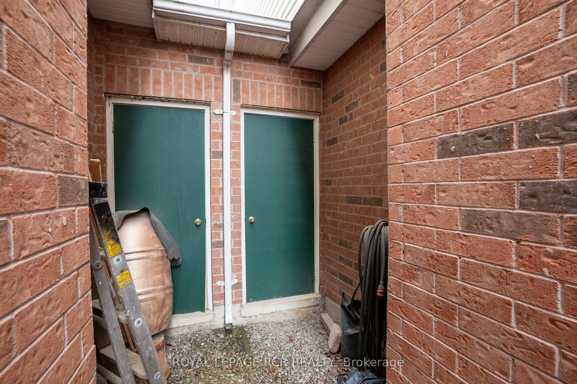 Photo 21 of 13 Queensland Crescent, Caledon, Bolton East — HOMEH
