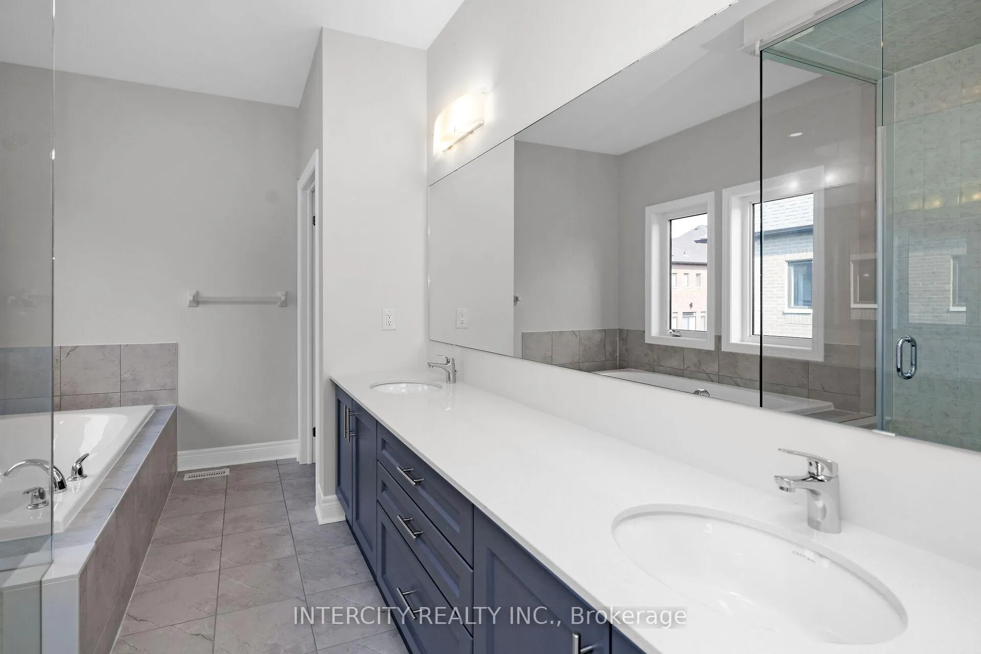 Photo 18 of Unit Lot 92, 29 Kessler Drive, Brampton, Sandringham-Wellington North — HOMEH