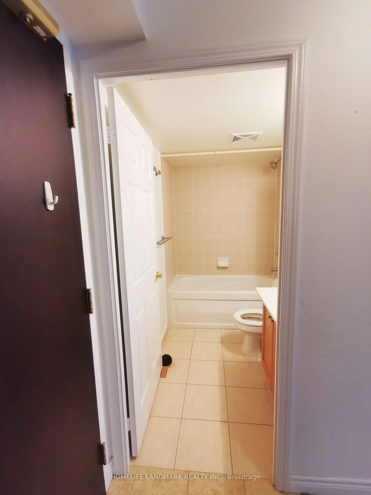 Photo 9 of Unit 508, 30 Grand Trunk Crescent, Toronto, Waterfront Communities — HOMEH