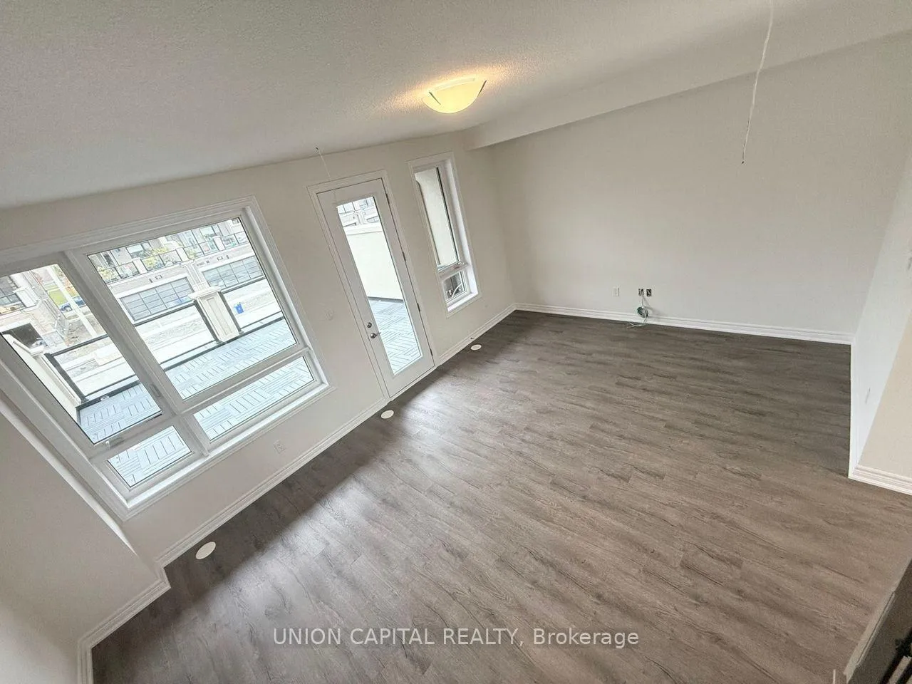 Photo 7 of 22 Robert Eaton Avenue, Markham, Middlefield — HOMEH