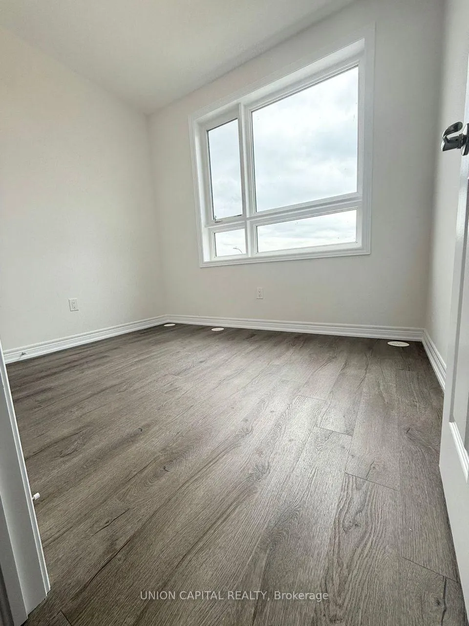 Photo 13 of 22 Robert Eaton Avenue, Markham, Middlefield — HOMEH