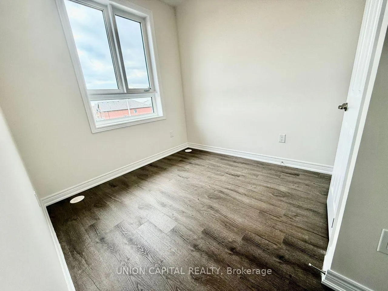 Photo 14 of 22 Robert Eaton Avenue, Markham, Middlefield — HOMEH