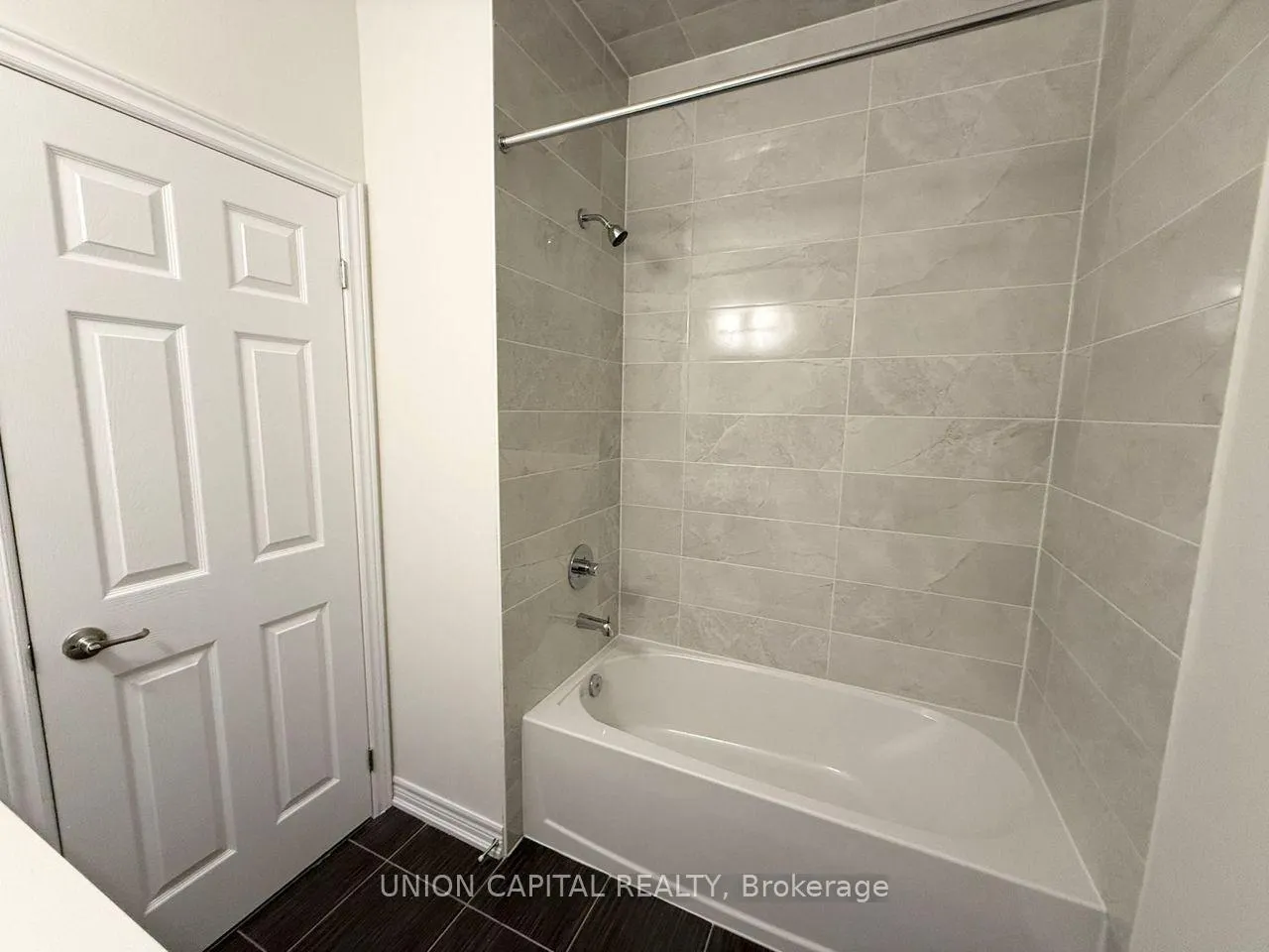 Photo 16 of 22 Robert Eaton Avenue, Markham, Middlefield — HOMEH