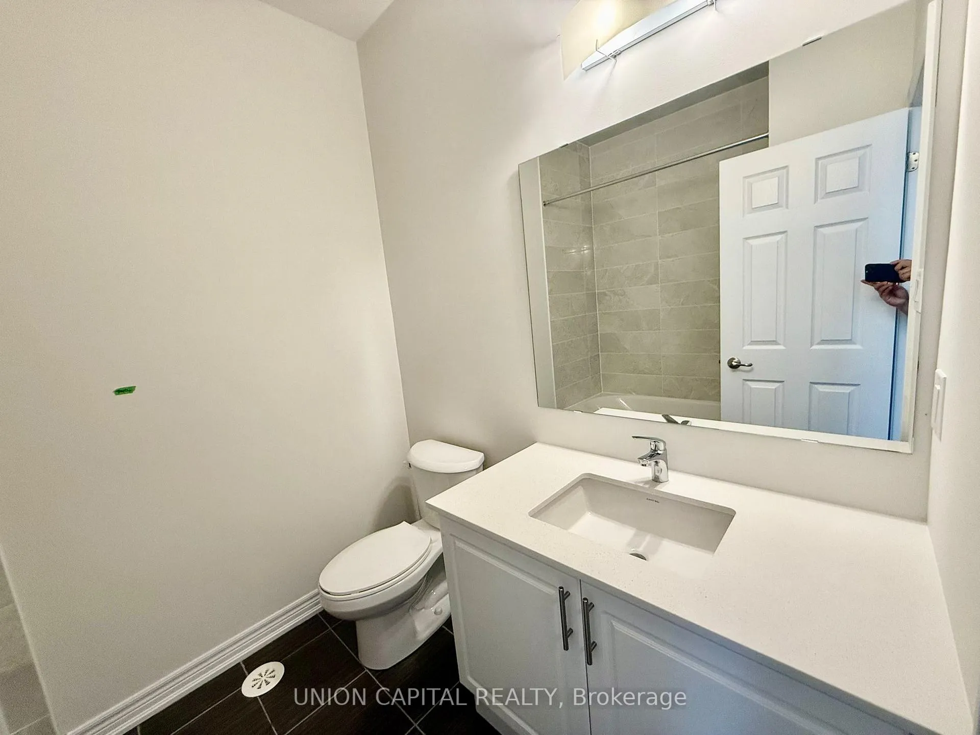 Photo 17 of 22 Robert Eaton Avenue, Markham, Middlefield — HOMEH