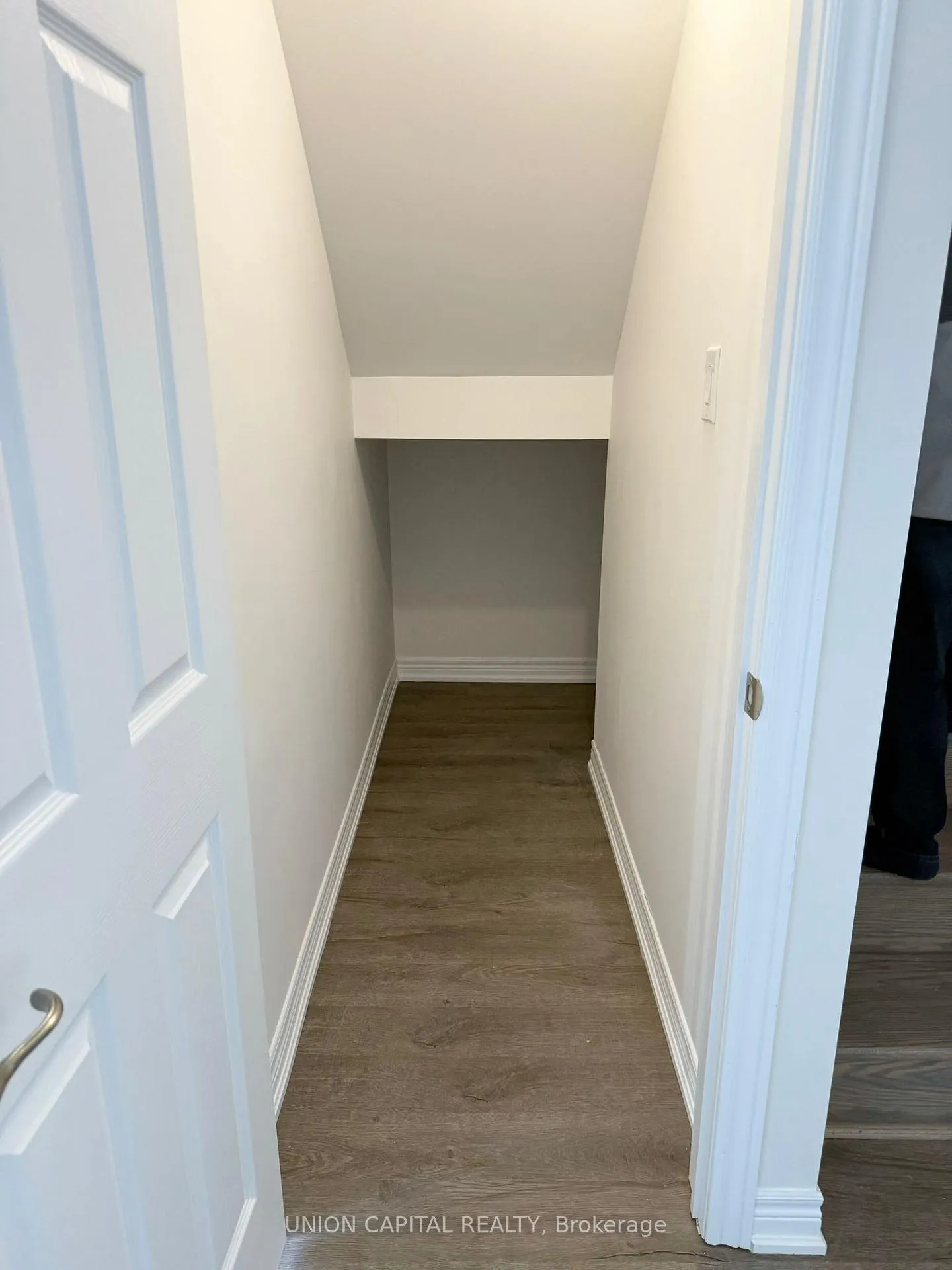 Photo 20 of 22 Robert Eaton Avenue, Markham, Middlefield — HOMEH