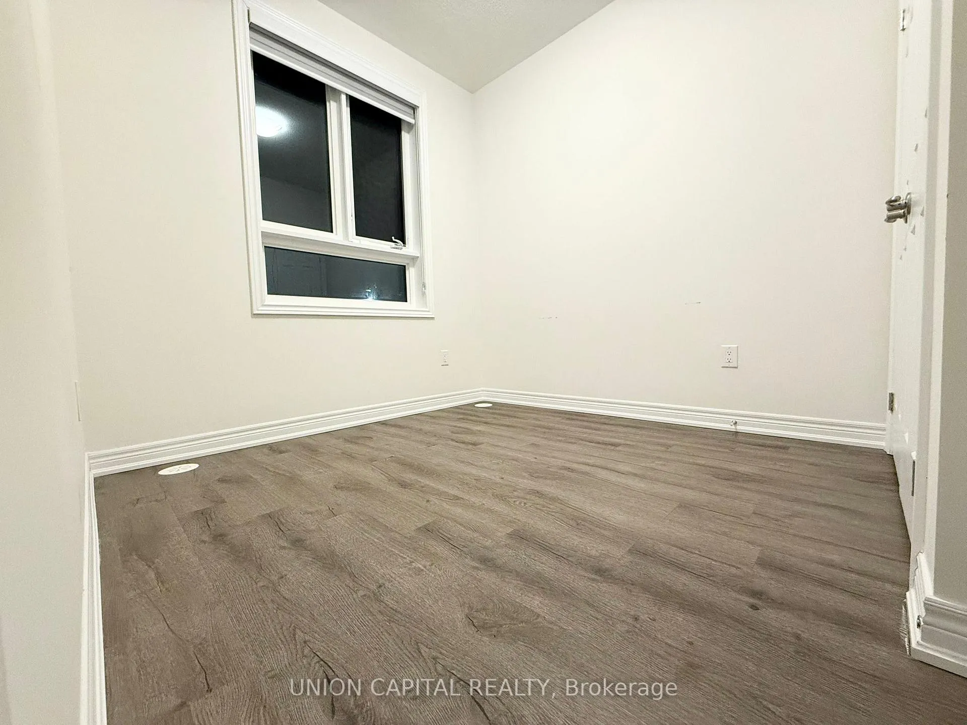 Photo 23 of 22 Robert Eaton Avenue, Markham, Middlefield — HOMEH