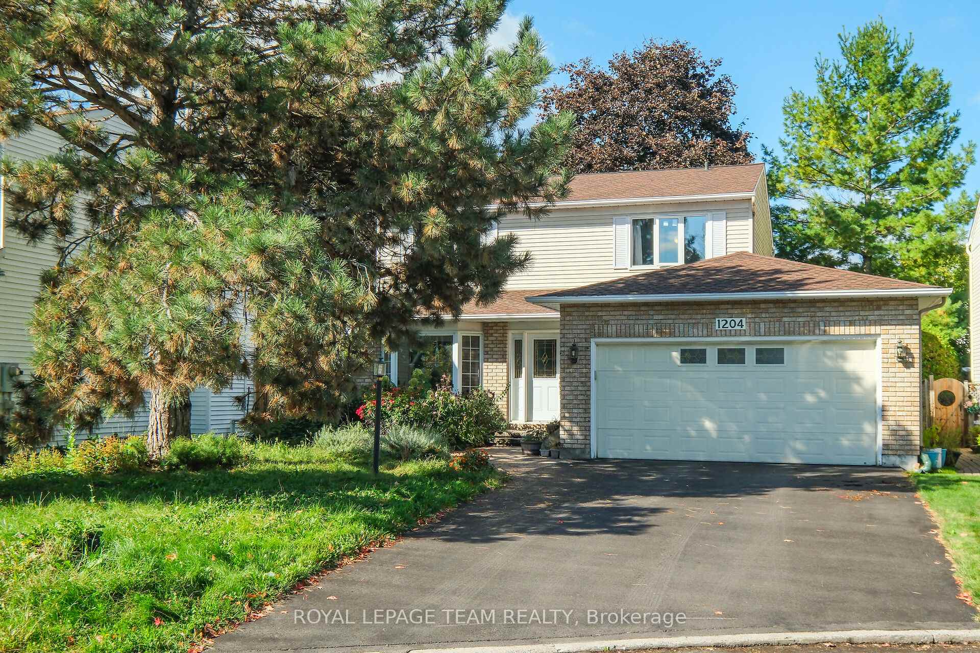 Front of 1204 New Yorker Court