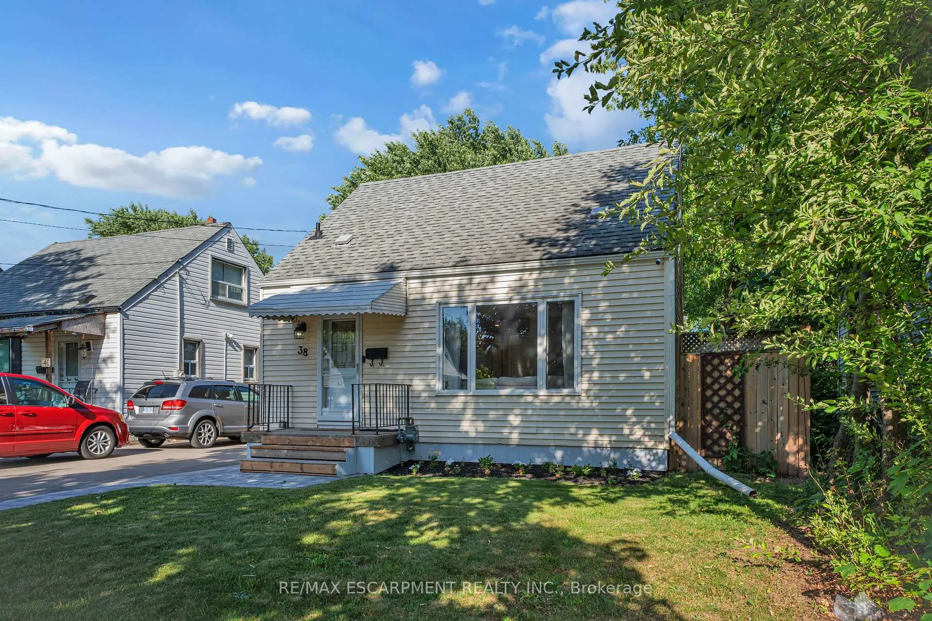 Photo 4 of 38 Eastvale Place, Hamilton, McQuesten — HOMEH