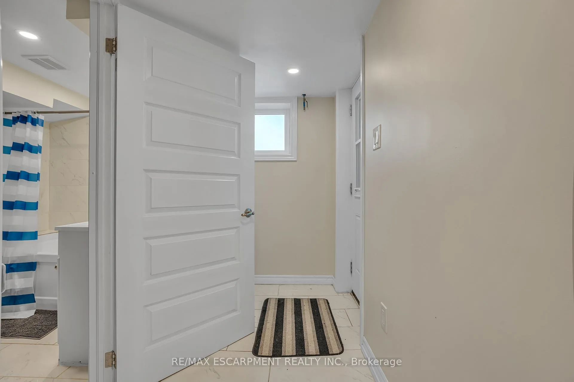Photo 22 of 38 Eastvale Place, Hamilton, McQuesten — HOMEH