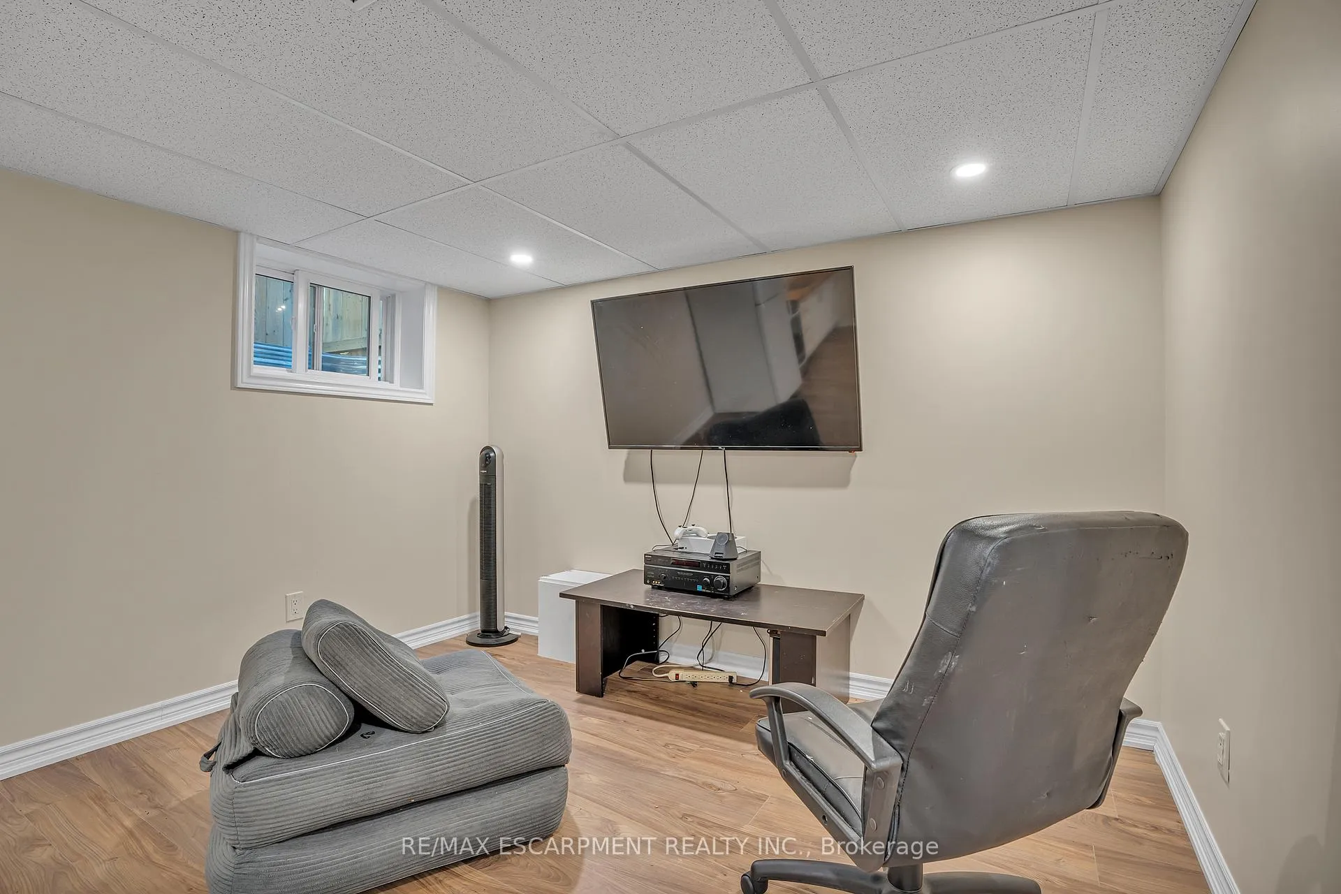 Photo 26 of 38 Eastvale Place, Hamilton, McQuesten — HOMEH