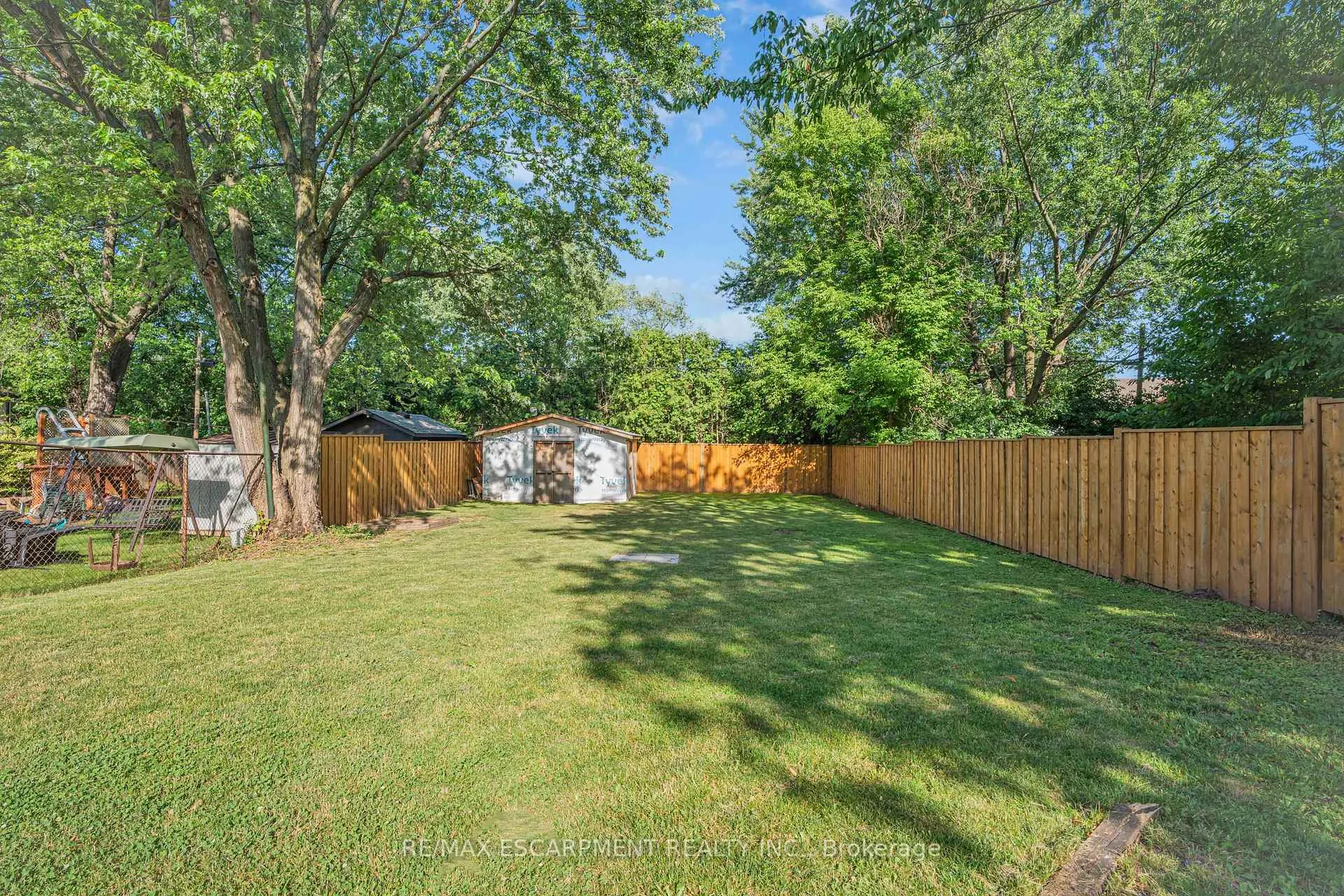 Photo 32 of 38 Eastvale Place, Hamilton, McQuesten — HOMEH