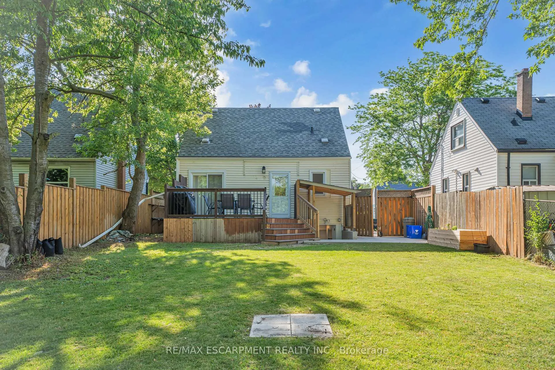 Photo 33 of 38 Eastvale Place, Hamilton, McQuesten — HOMEH