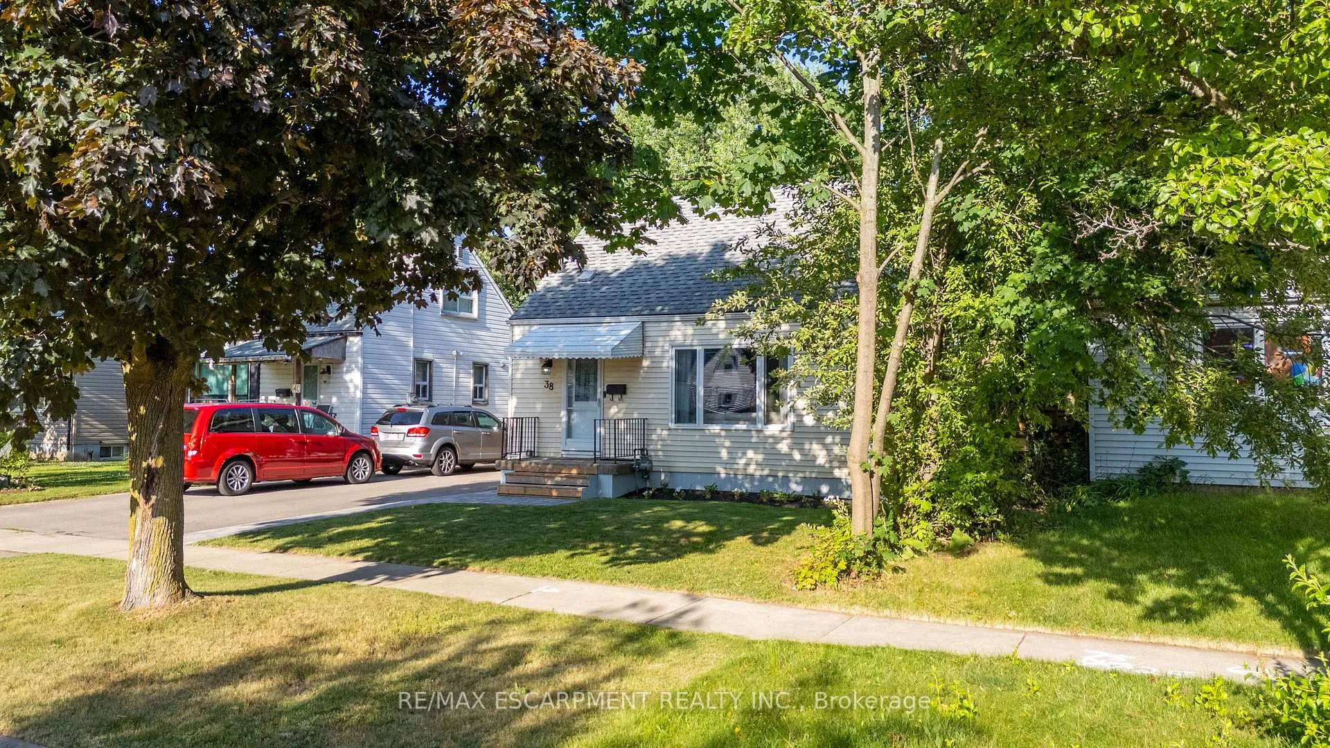 Photo 35 of 38 Eastvale Place, Hamilton, McQuesten — HOMEH