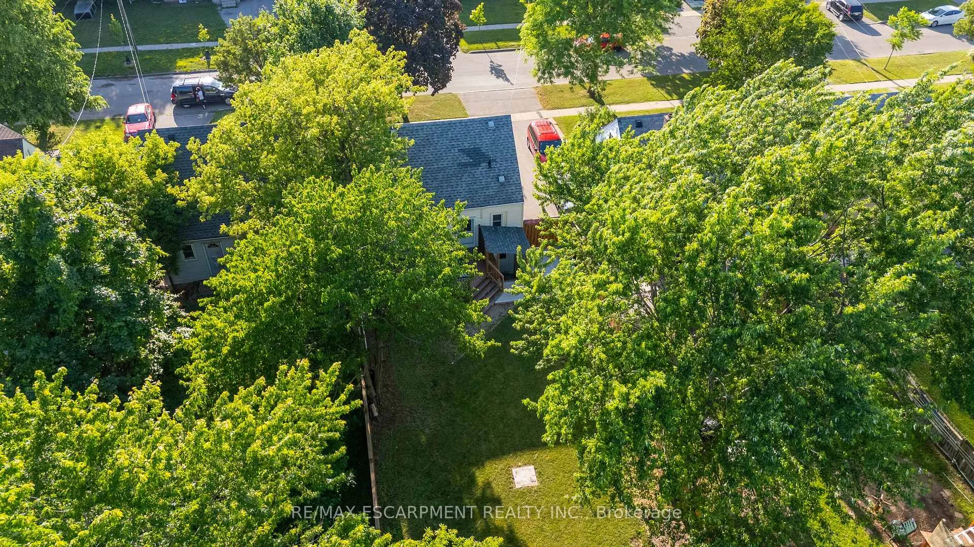 Photo 37 of 38 Eastvale Place, Hamilton, McQuesten — HOMEH