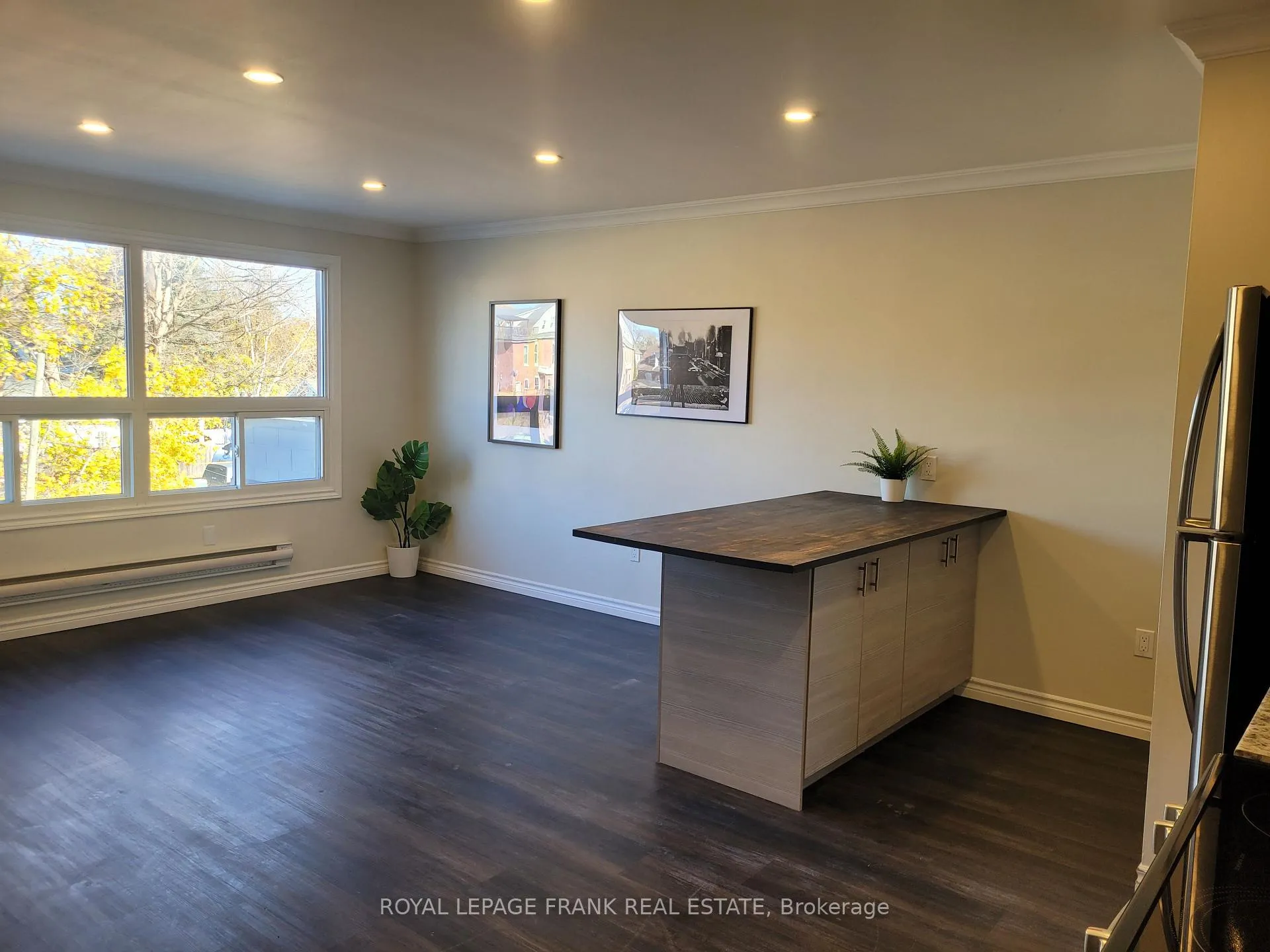 Photo 1 of Unit 8, 136 King Street, Clarington, Bowmanville — HOMEH