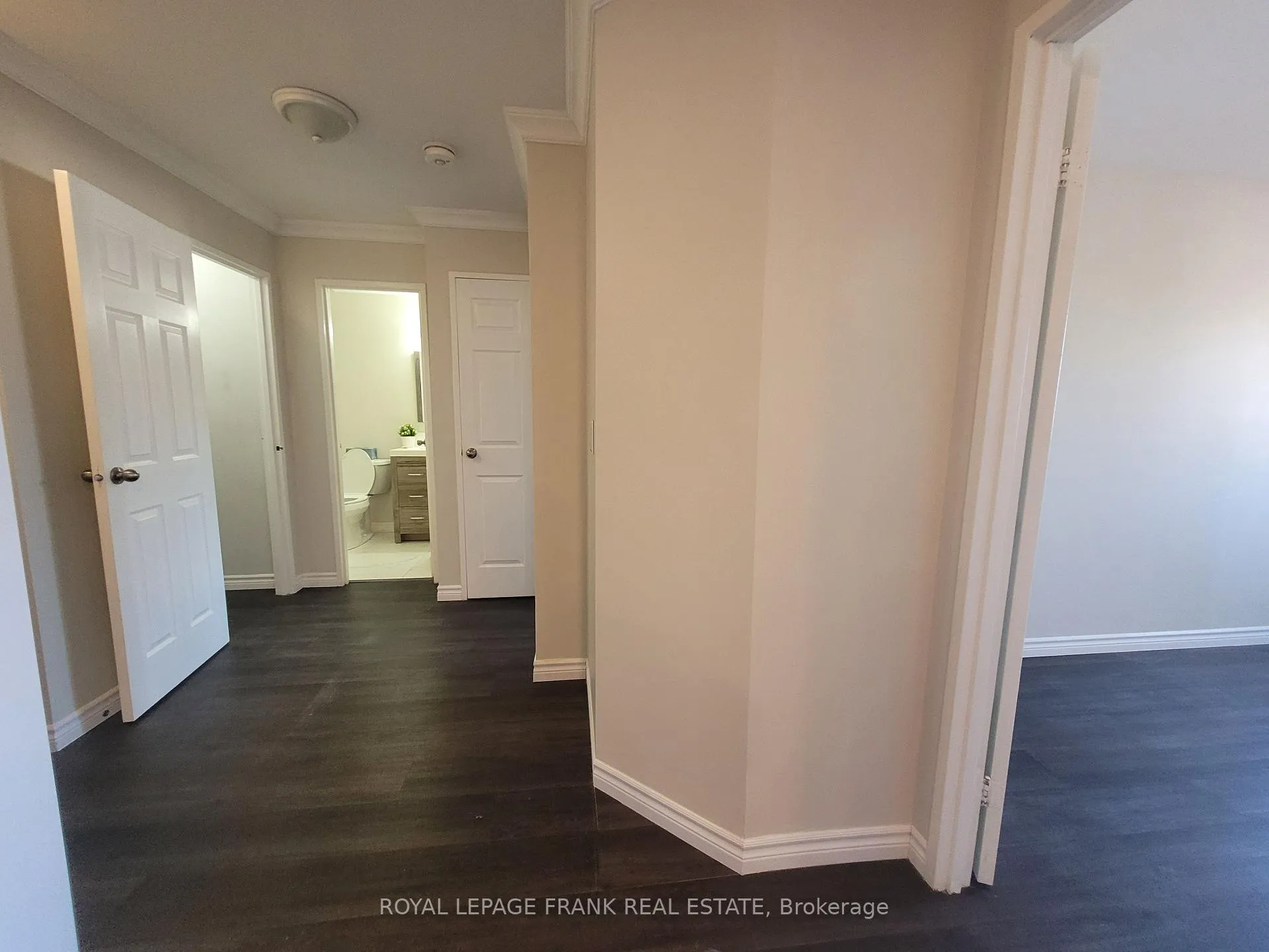 Photo 4 of Unit 8, 136 King Street, Clarington, Bowmanville — HOMEH