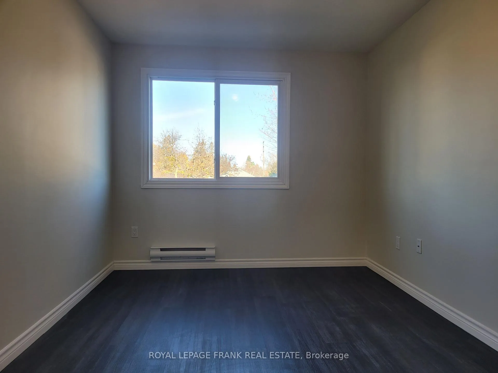 Photo 7 of Unit 8, 136 King Street, Clarington, Bowmanville — HOMEH