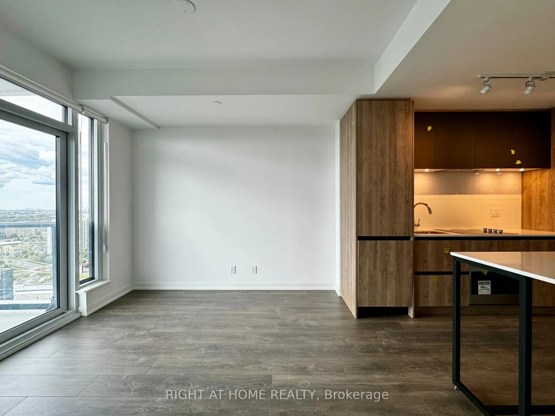 Photo 9 of Unit 2110, 7950 Bathurst Street, Vaughan, Beverley Glen — HOMEH