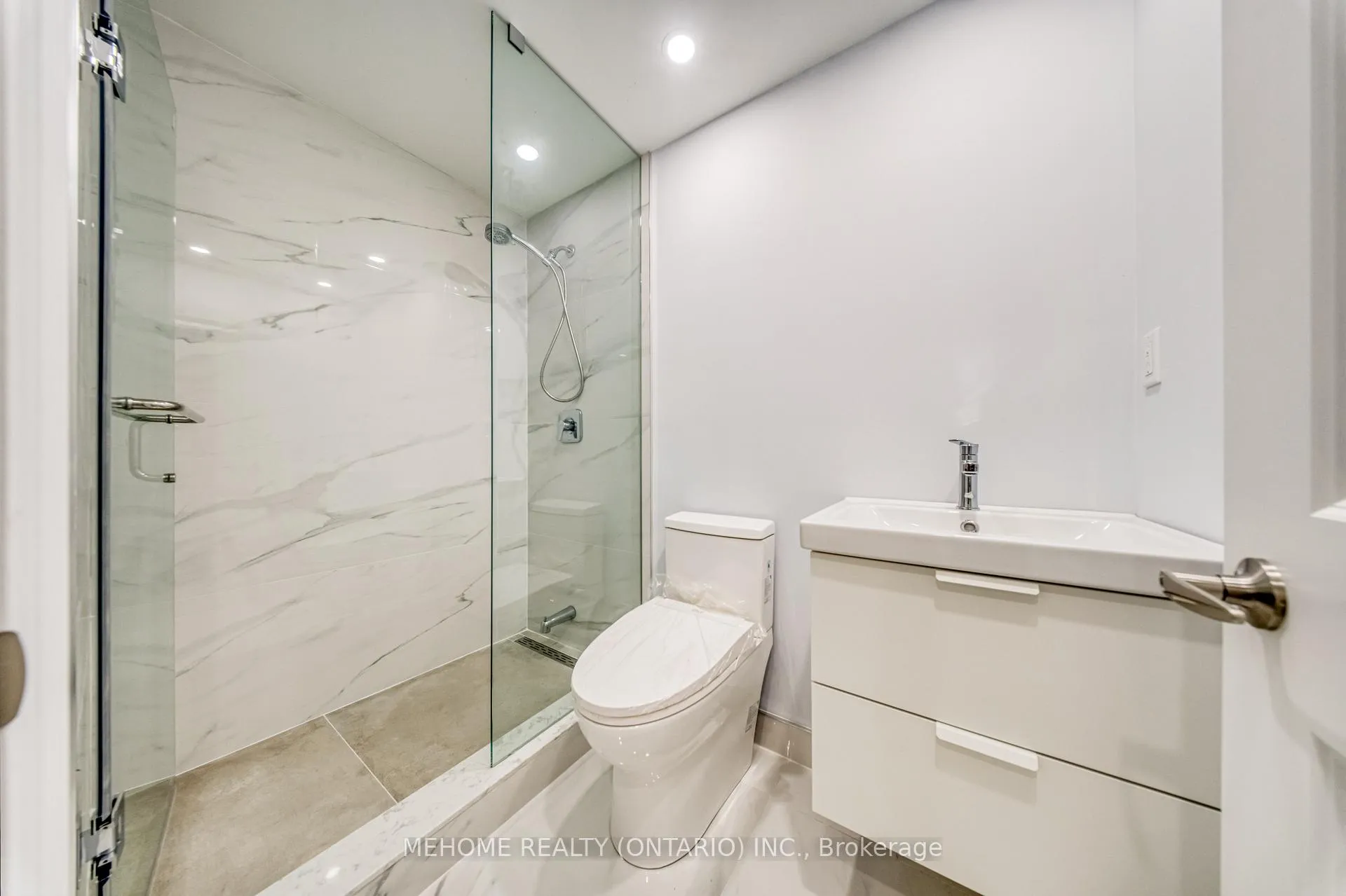 Photo 40 of 51 Bridgepointe Court, Aurora, Rural Aurora — HOMEH