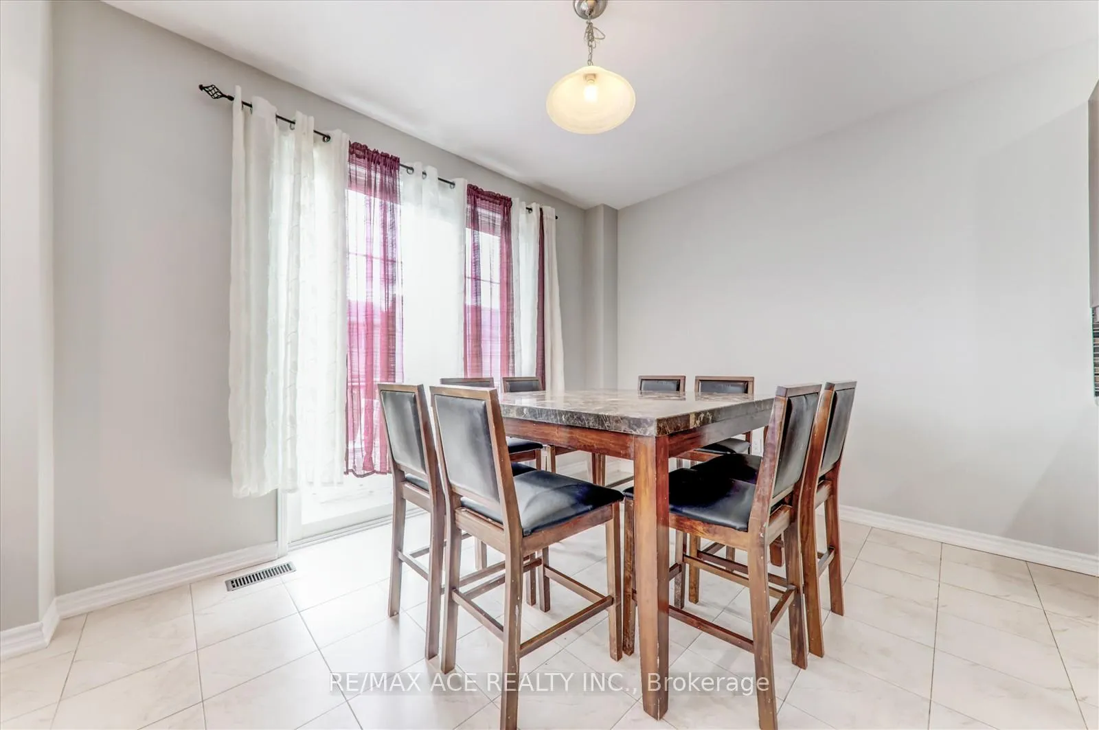 Photo 7 of 205 South Ocean Drive, Oshawa, Windfields — HOMEH