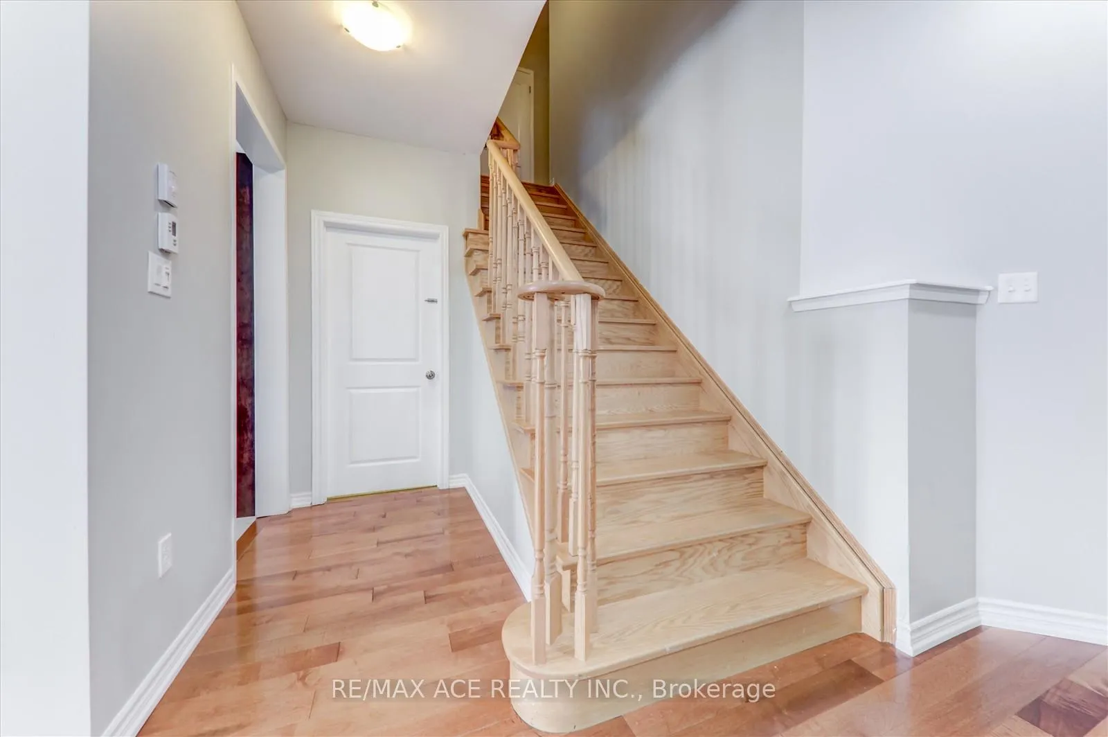 Photo 14 of 205 South Ocean Drive, Oshawa, Windfields — HOMEH
