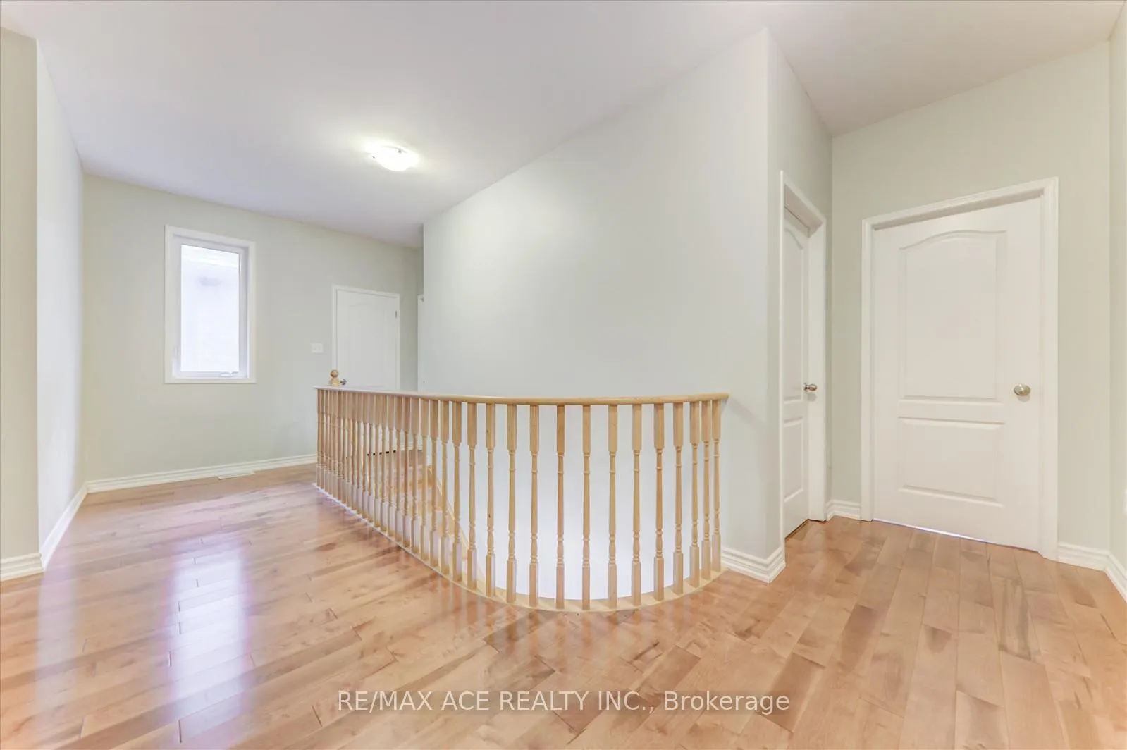 Photo 15 of 205 South Ocean Drive, Oshawa, Windfields — HOMEH