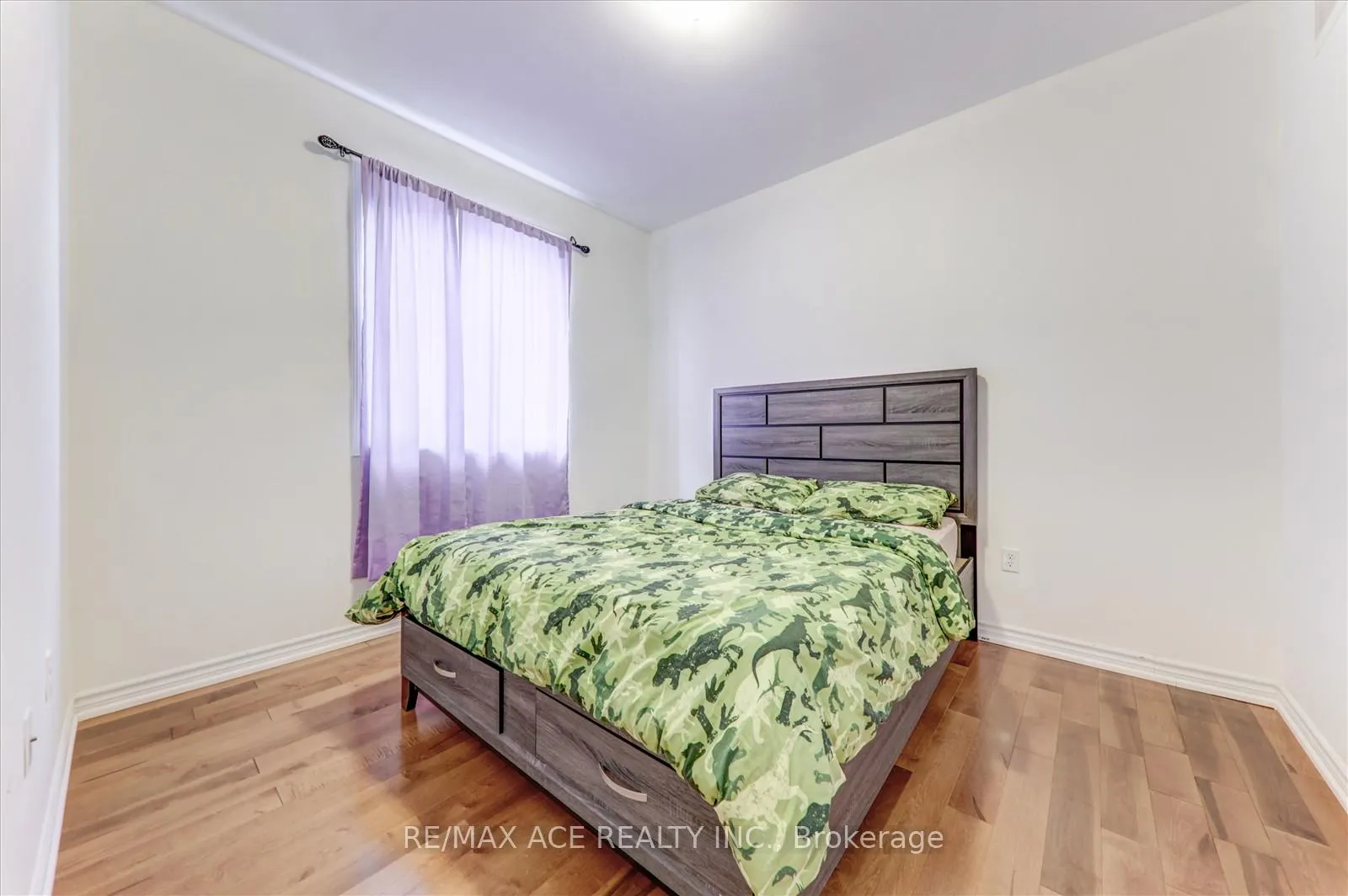 Photo 20 of 205 South Ocean Drive, Oshawa, Windfields — HOMEH