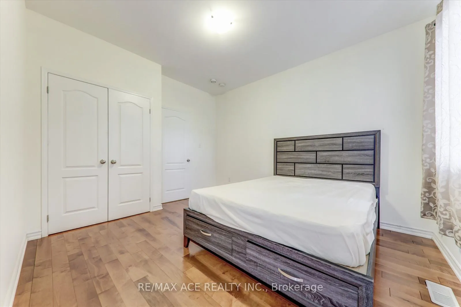 Photo 26 of 205 South Ocean Drive, Oshawa, Windfields — HOMEH