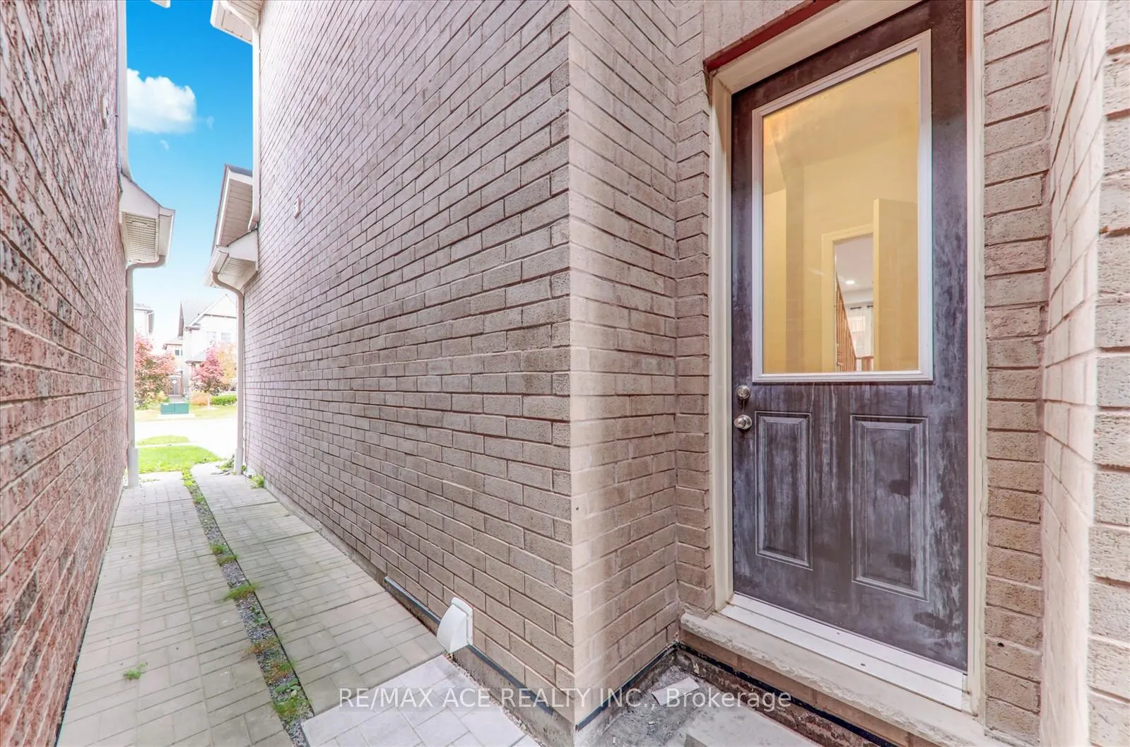 Photo 27 of 205 South Ocean Drive, Oshawa, Windfields — HOMEH