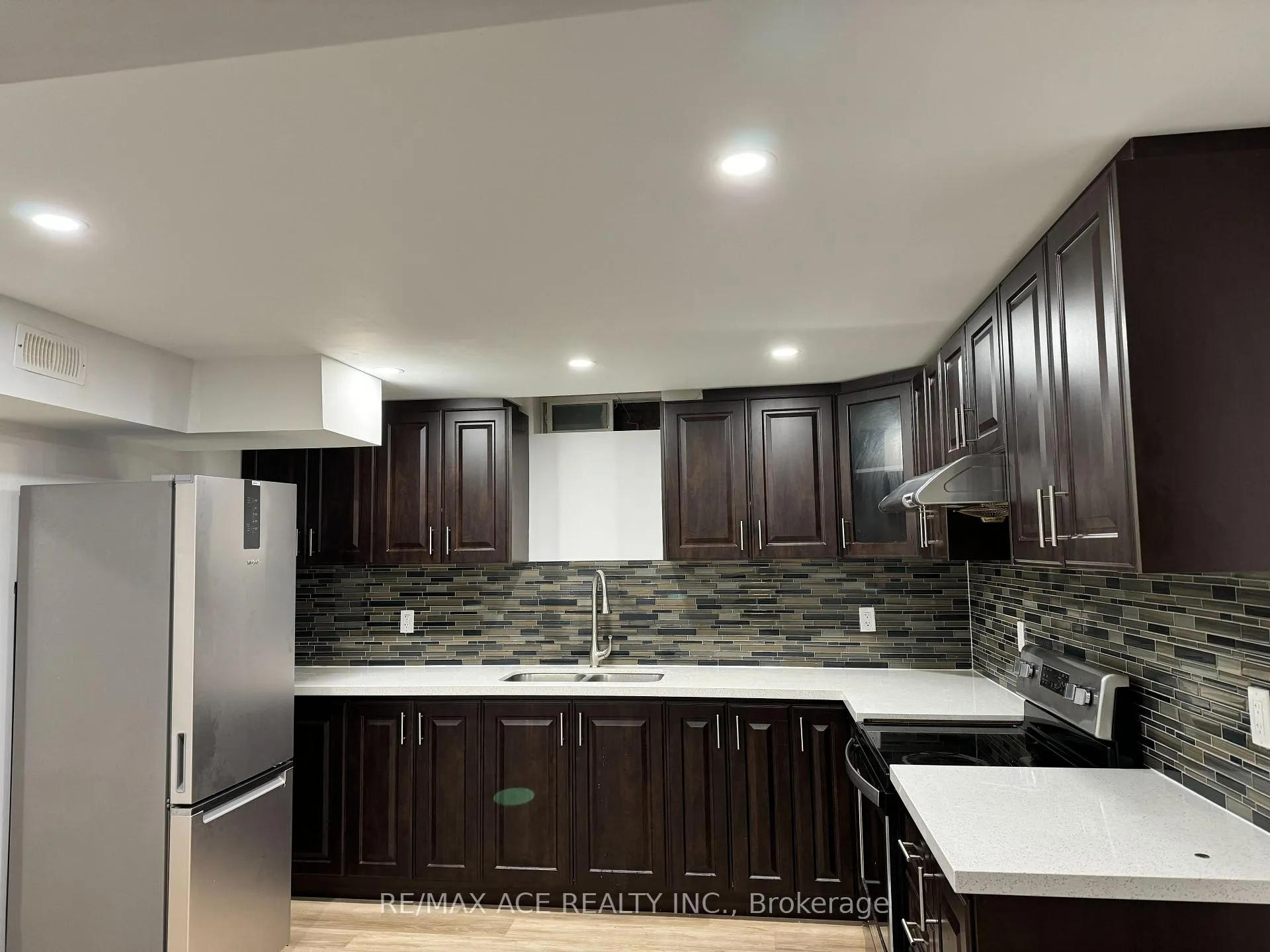 Photo 31 of 205 South Ocean Drive, Oshawa, Windfields — HOMEH