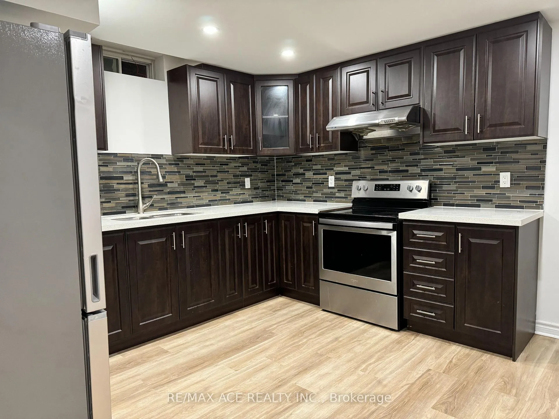 Photo 32 of 205 South Ocean Drive, Oshawa, Windfields — HOMEH