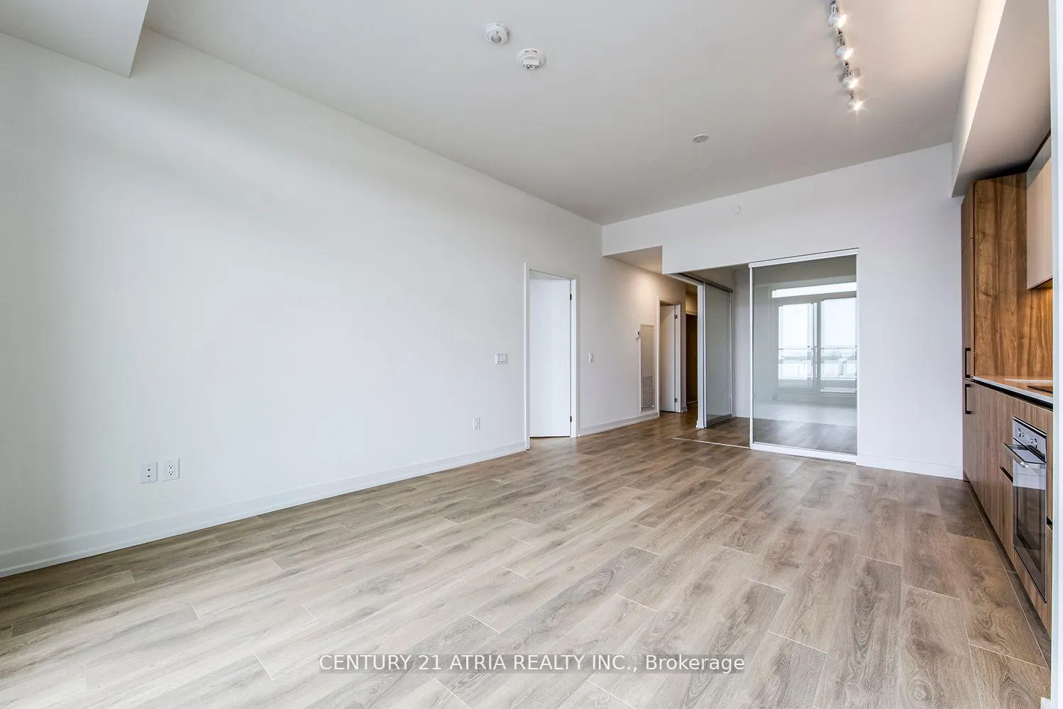 Photo 7 of Unit 705, 150 Logan Avenue, Toronto, South Riverdale — HOMEH