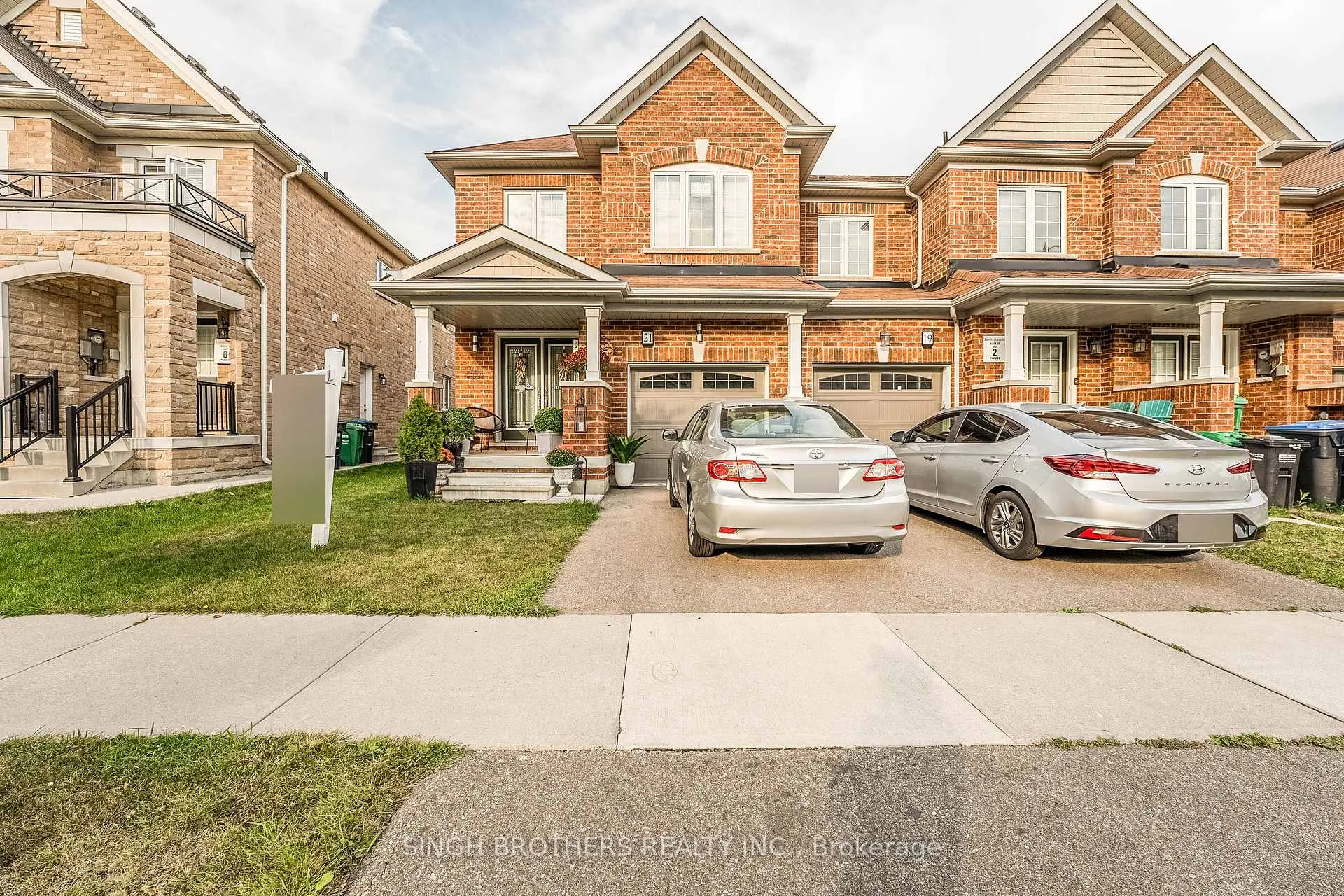 Front of 21 Hoover Road