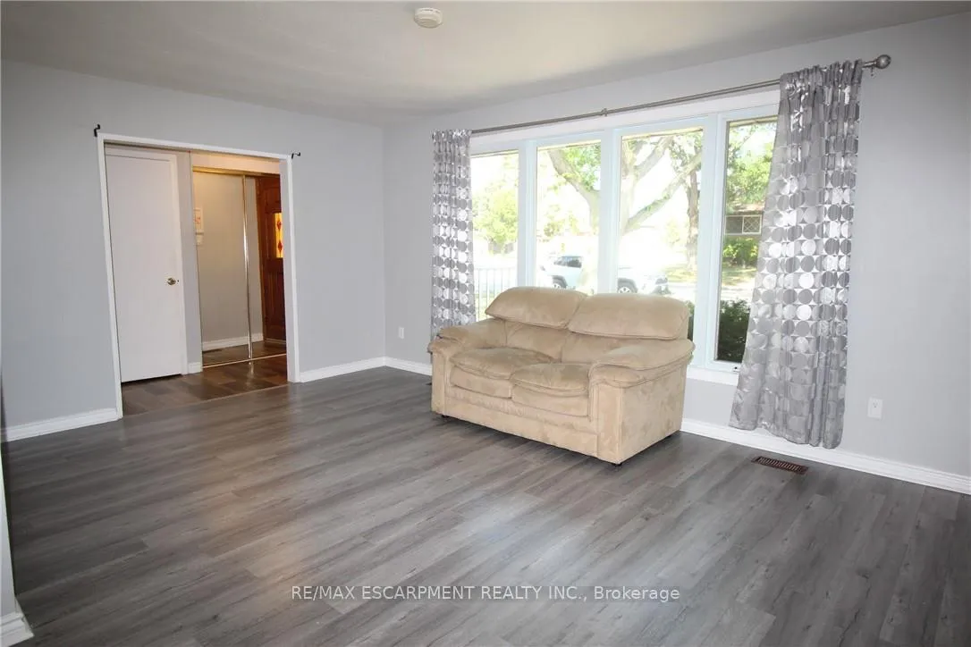 Photo 11 of 4 Purnell Drive, Hamilton, Gilbert — HOMEH
