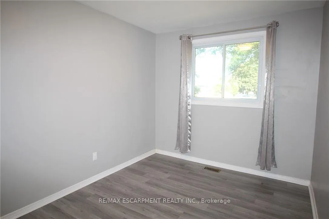 Photo 16 of 4 Purnell Drive, Hamilton, Gilbert — HOMEH