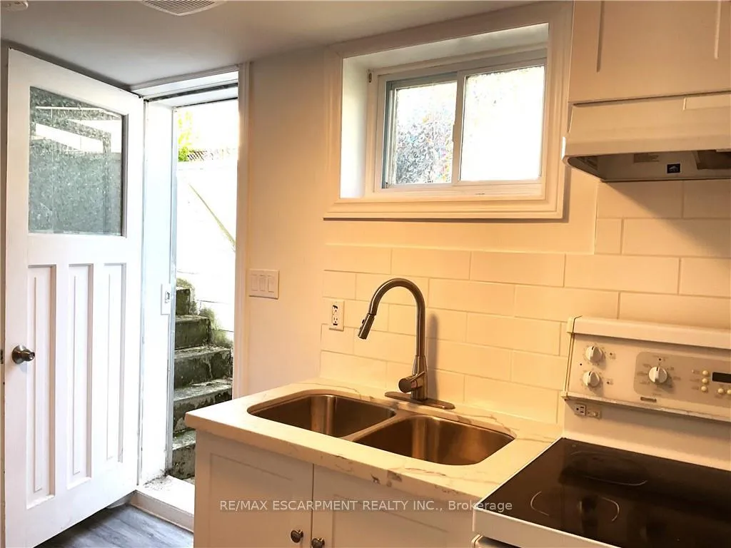 Photo 33 of 4 Purnell Drive, Hamilton, Gilbert — HOMEH