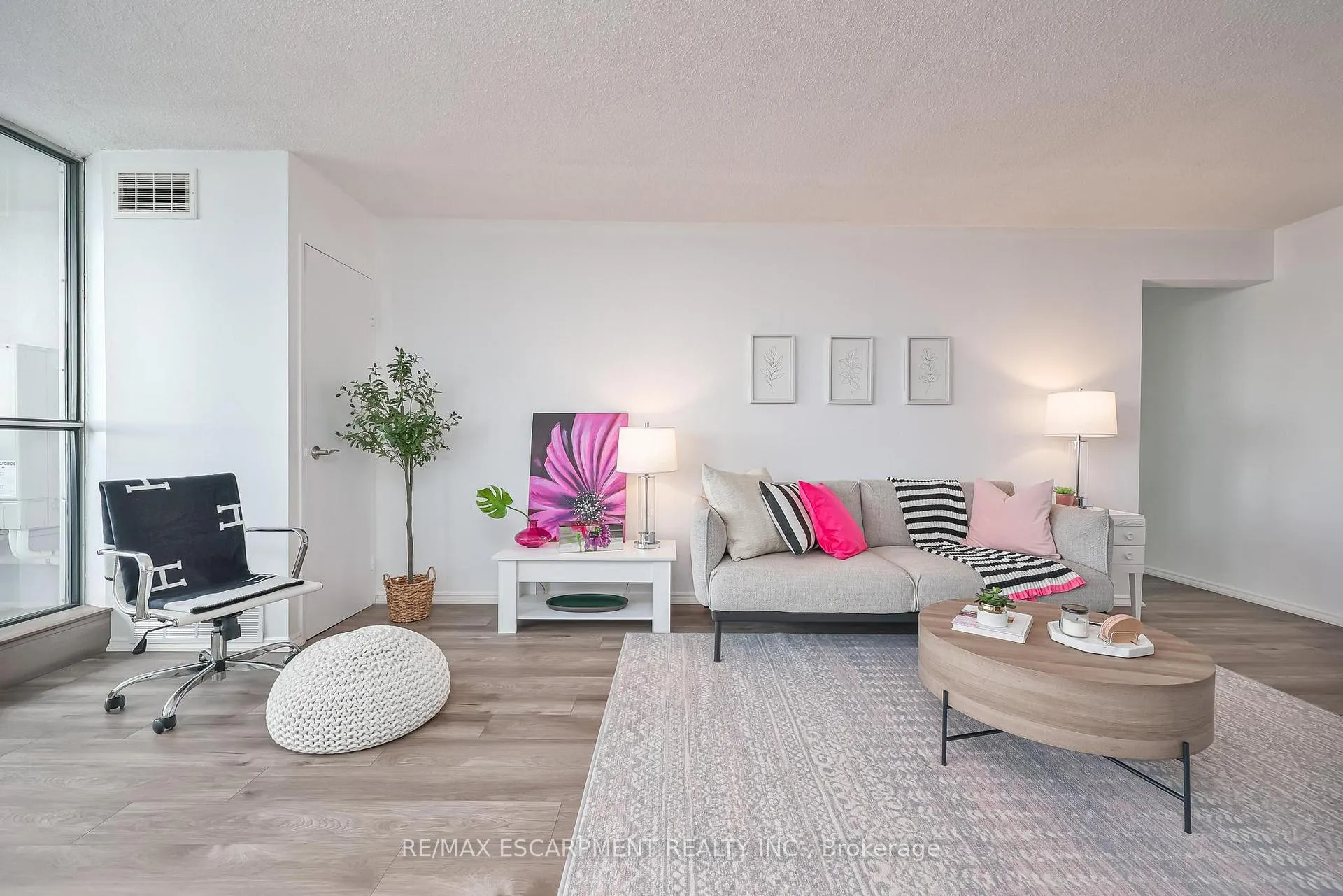 Photo 4 of Unit 1706, 375 King Street N, Kitchener — HOMEH