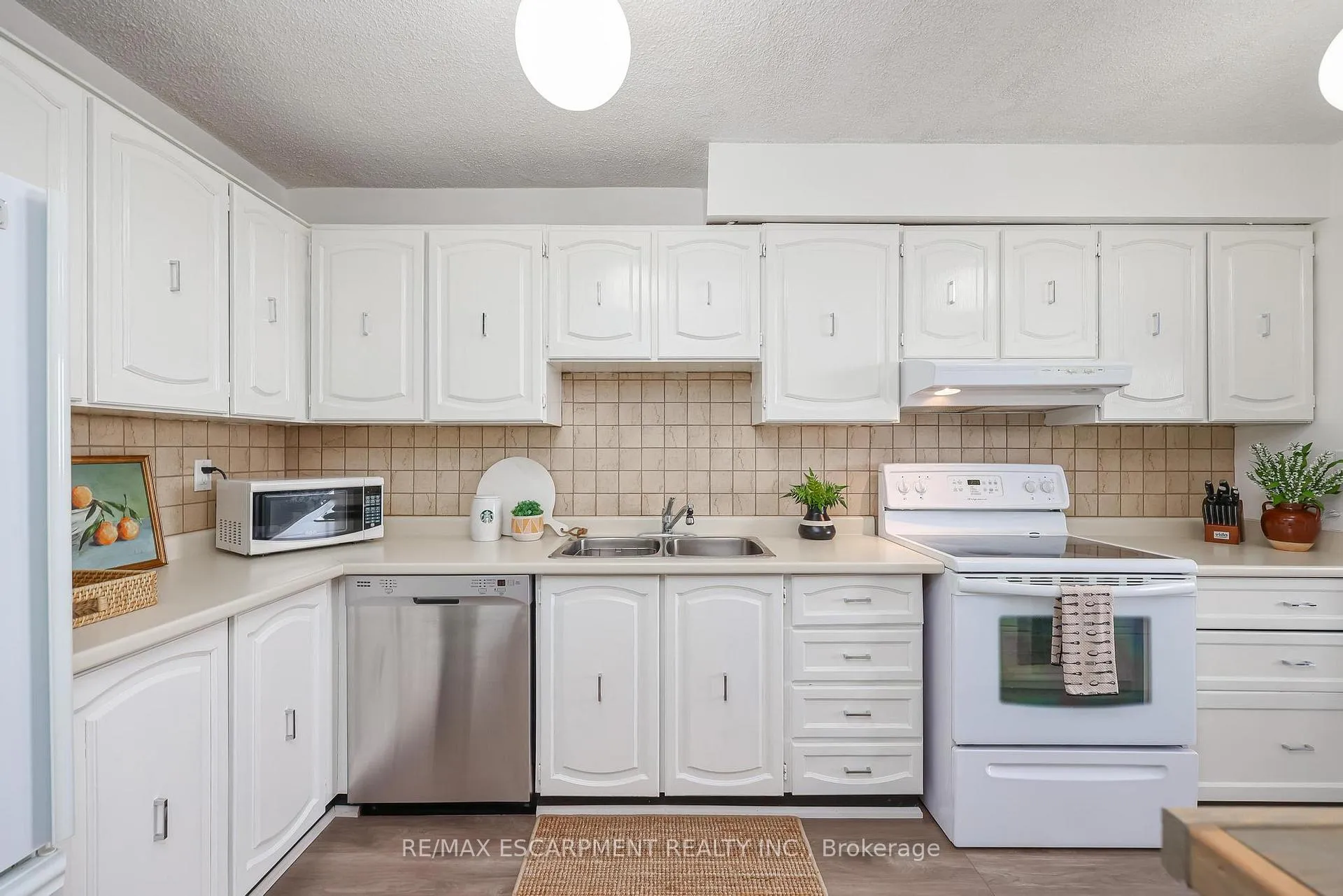 Photo 7 of Unit 1706, 375 King Street N, Kitchener — HOMEH