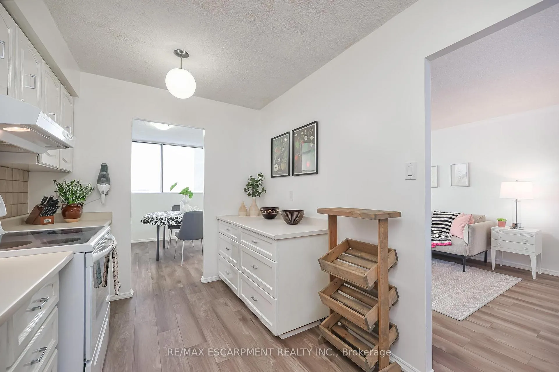 Photo 8 of Unit 1706, 375 King Street N, Kitchener — HOMEH