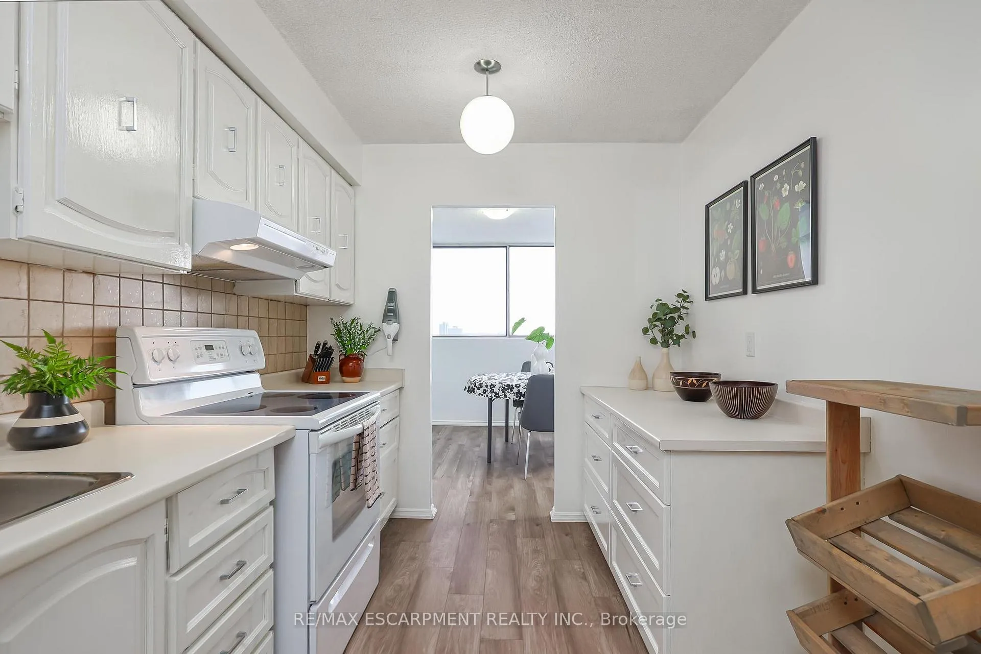 Photo 9 of Unit 1706, 375 King Street N, Kitchener — HOMEH