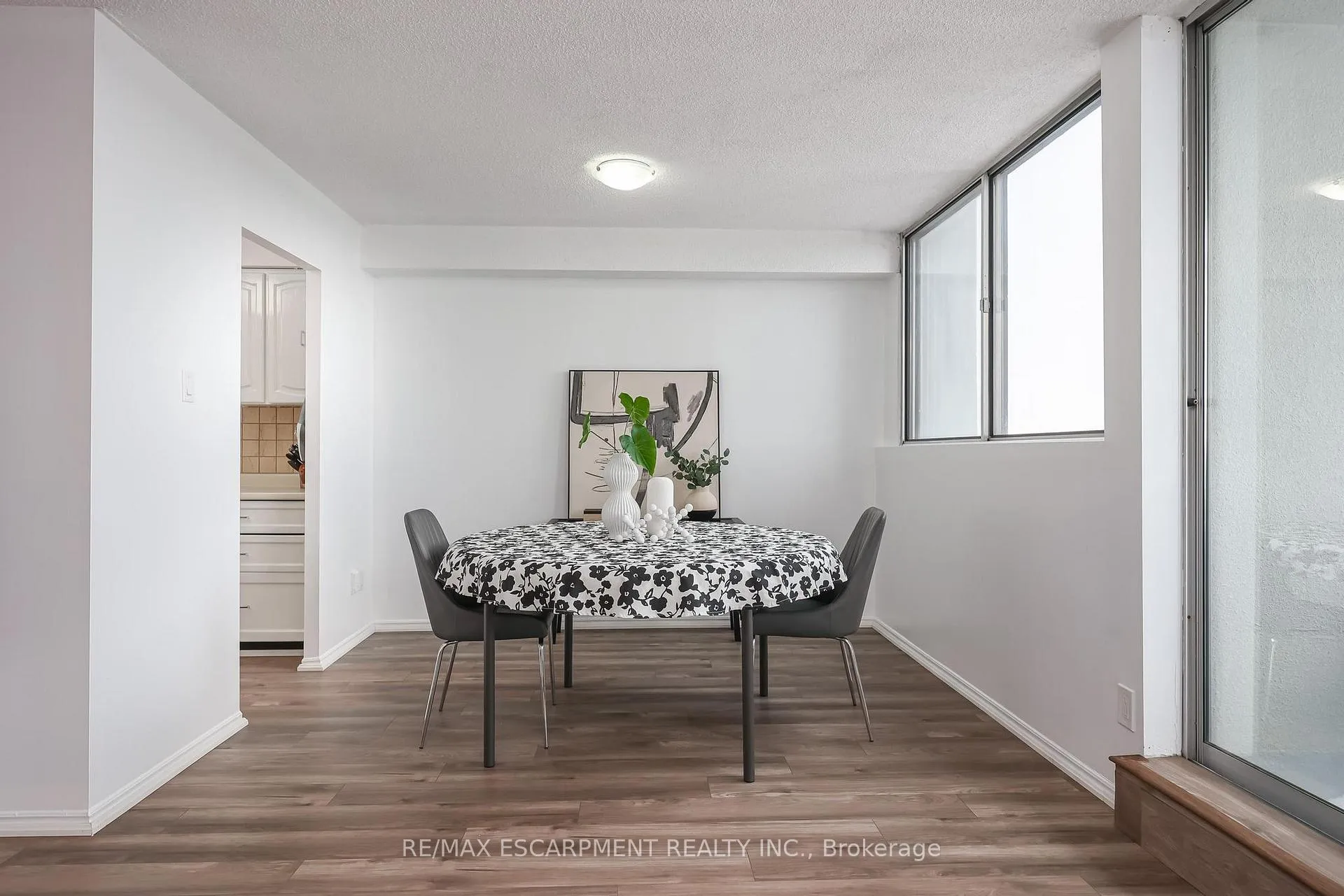 Photo 12 of Unit 1706, 375 King Street N, Kitchener — HOMEH