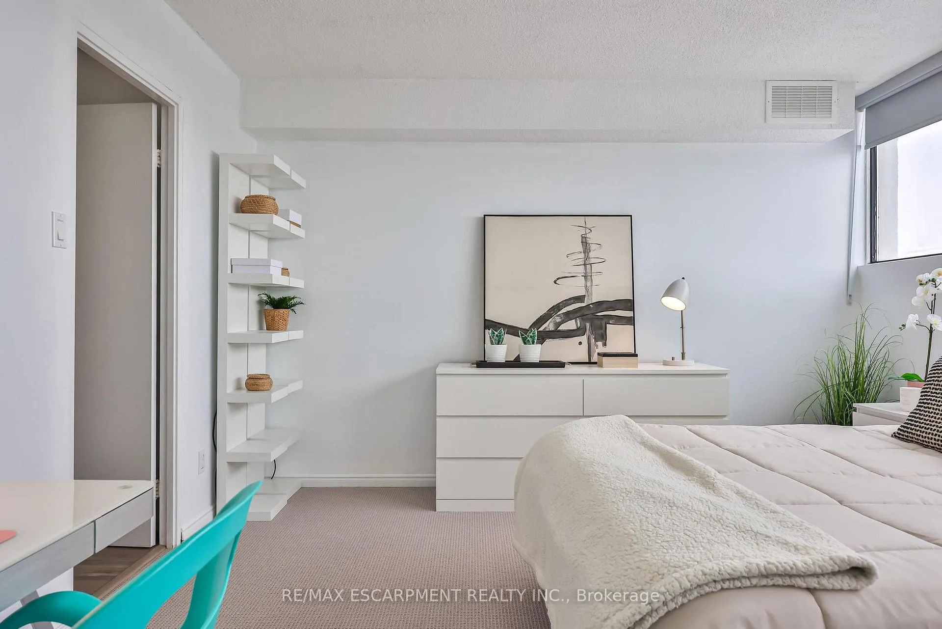 Photo 16 of Unit 1706, 375 King Street N, Kitchener — HOMEH