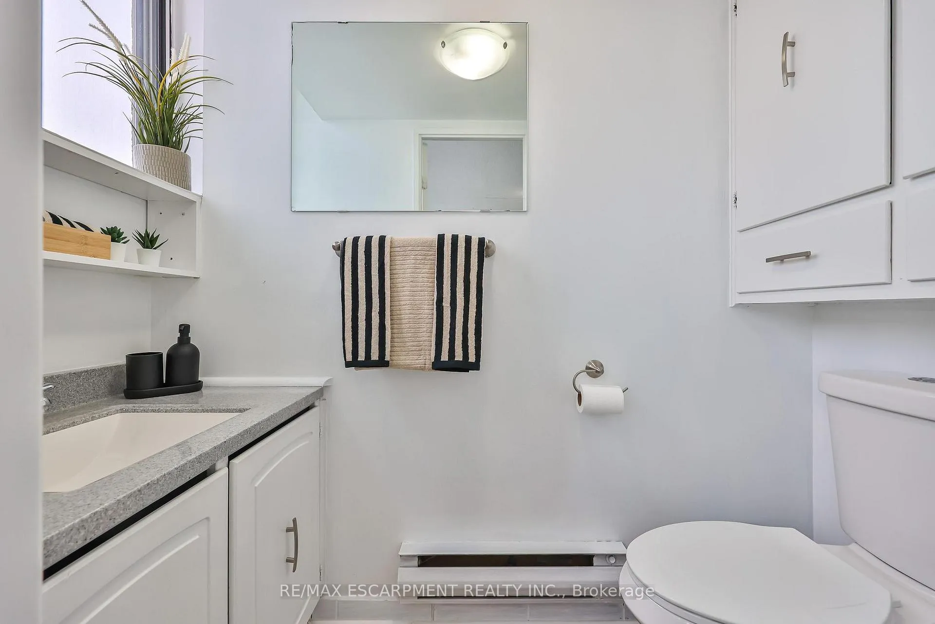 Photo 19 of Unit 1706, 375 King Street N, Kitchener — HOMEH